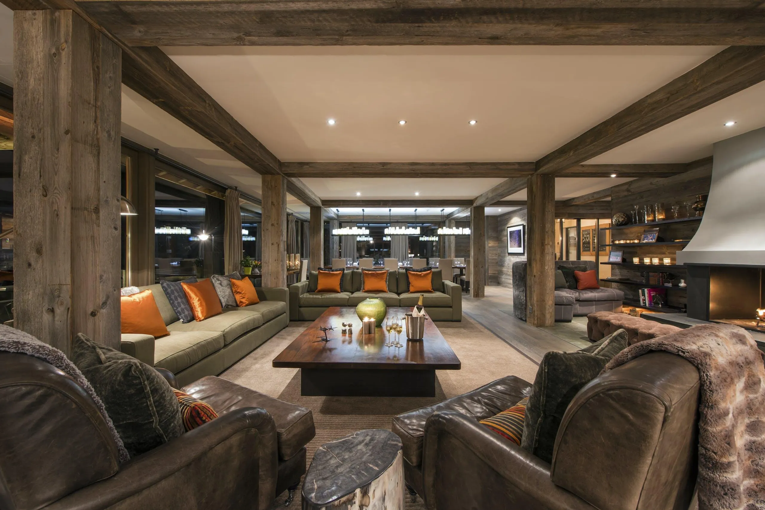 Verbier Mountain Retreat Chalet with Indoor Pool and Gorgeous Mountain Views — photograph 10