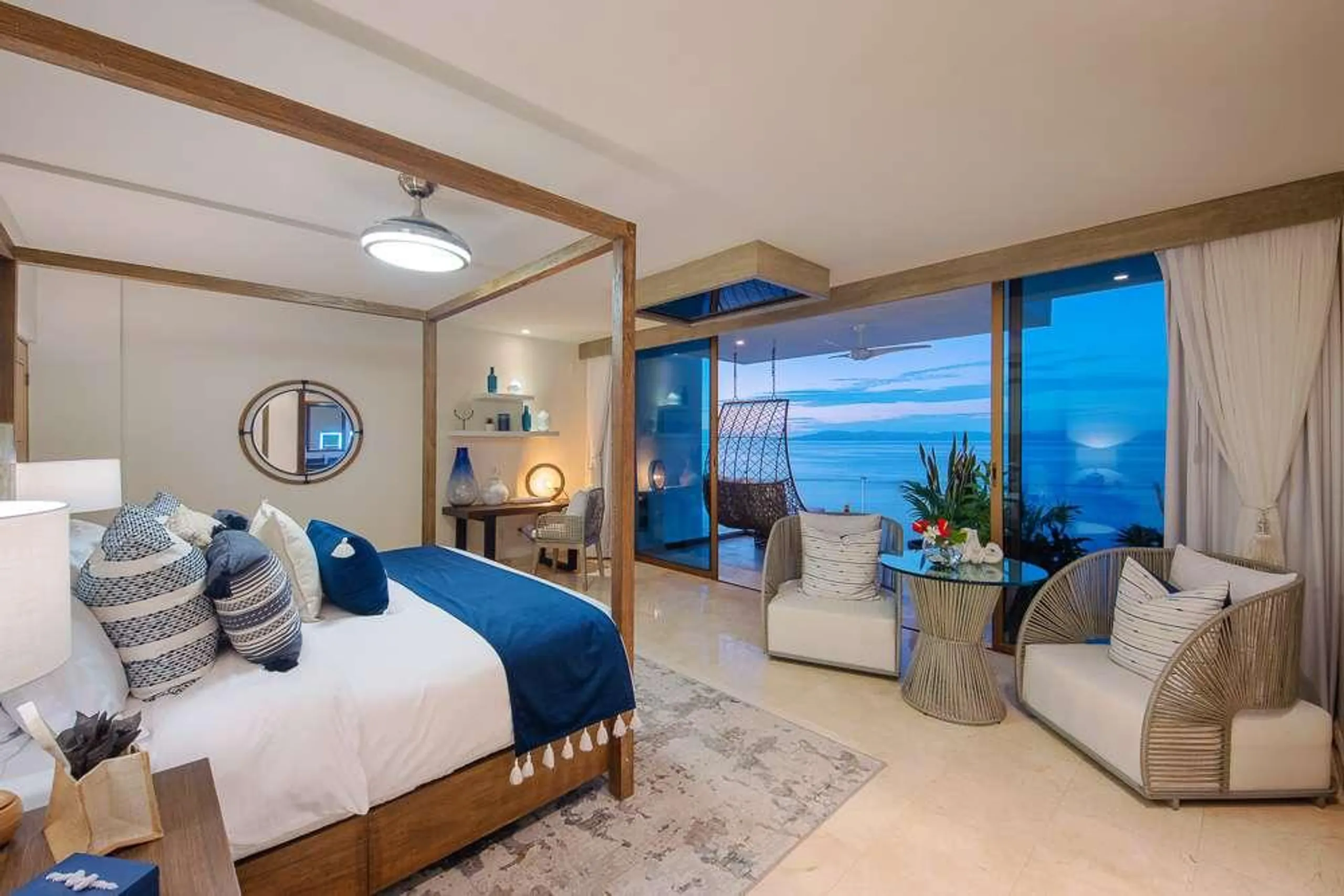 Casa Celestial Oceanfront Cliff Estate with Infinity Pool — photograph 4