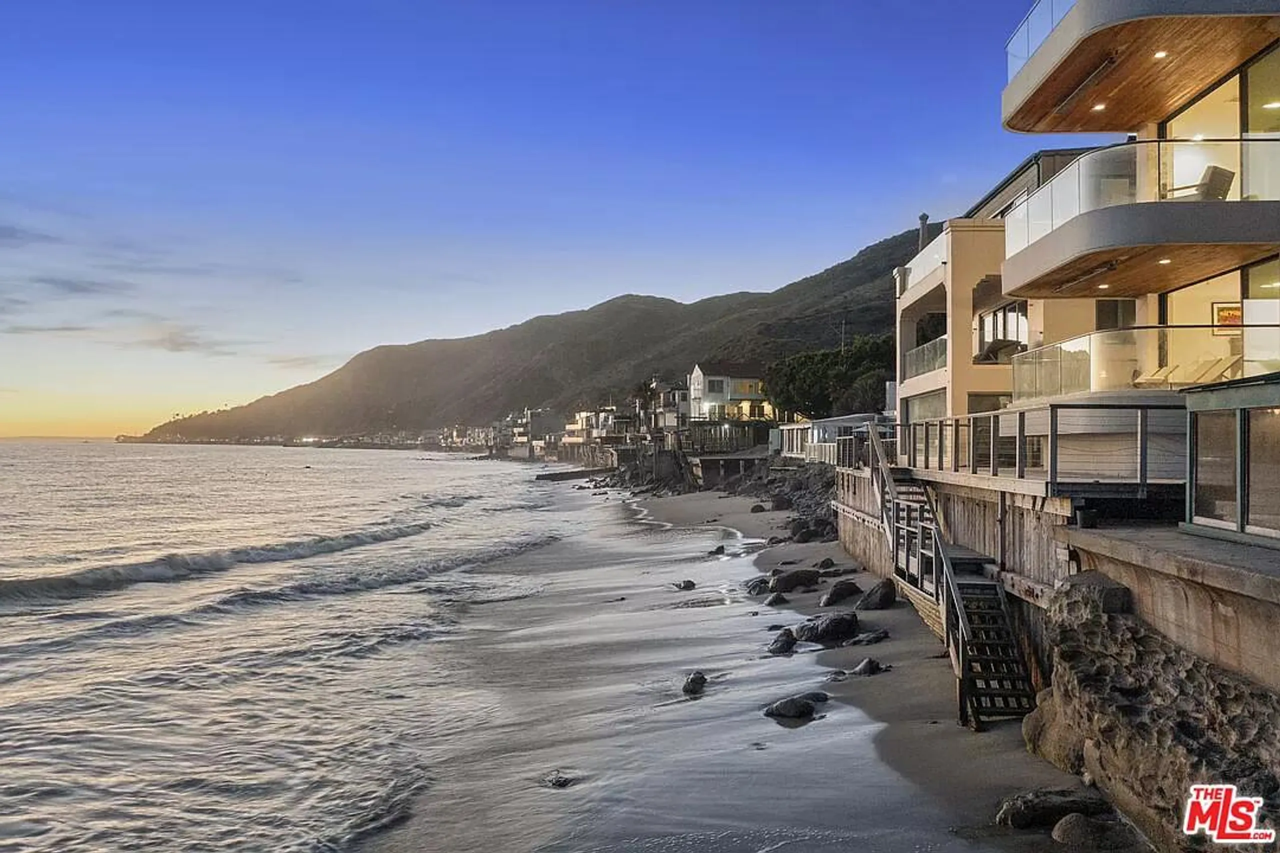 Lavish Malibu Villa with Walks to Beach, Topanga