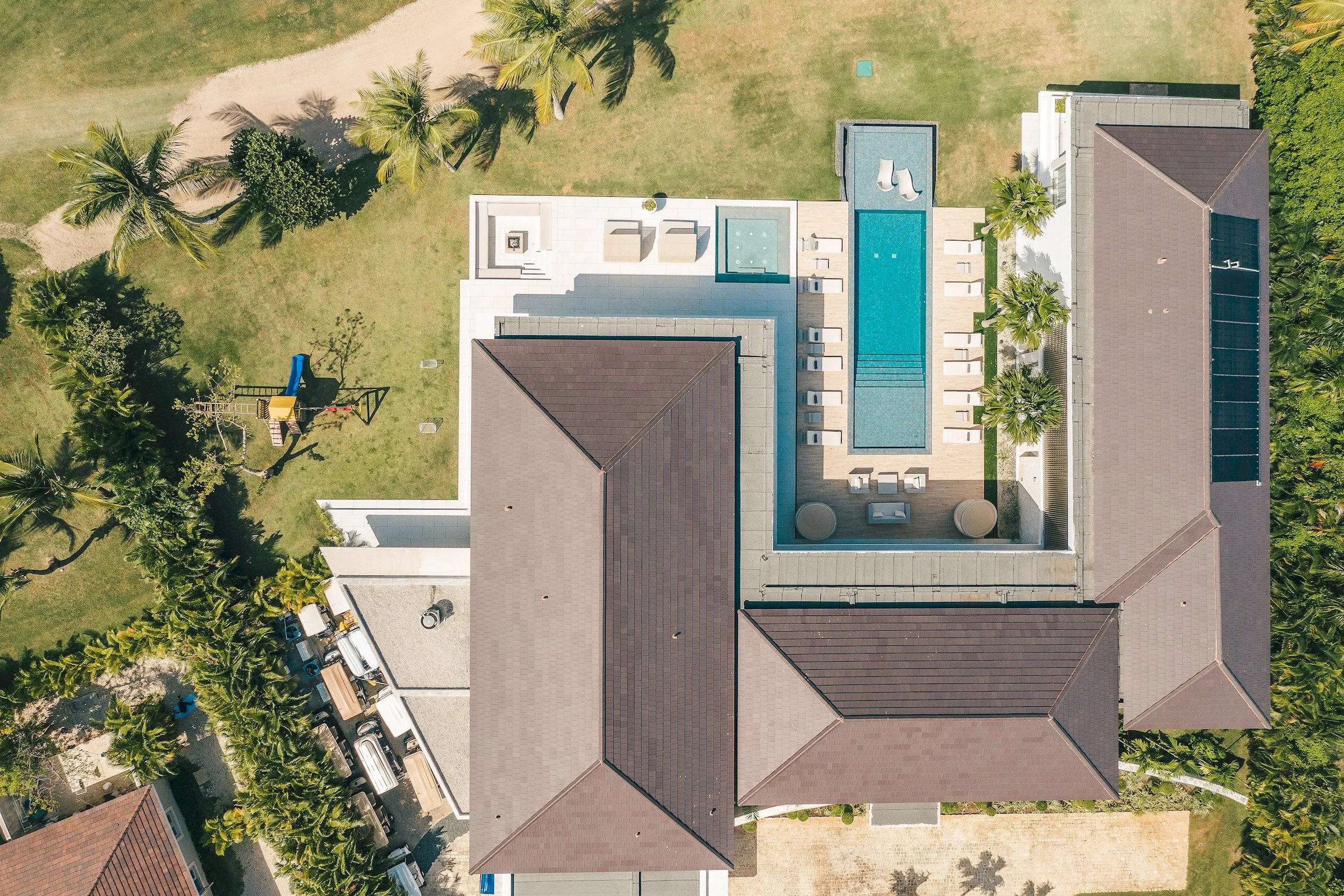 Iconic 9-Bedroom Villa: Modern Minimalist Design Near La Cana Golf & Beach Club — photograph 5