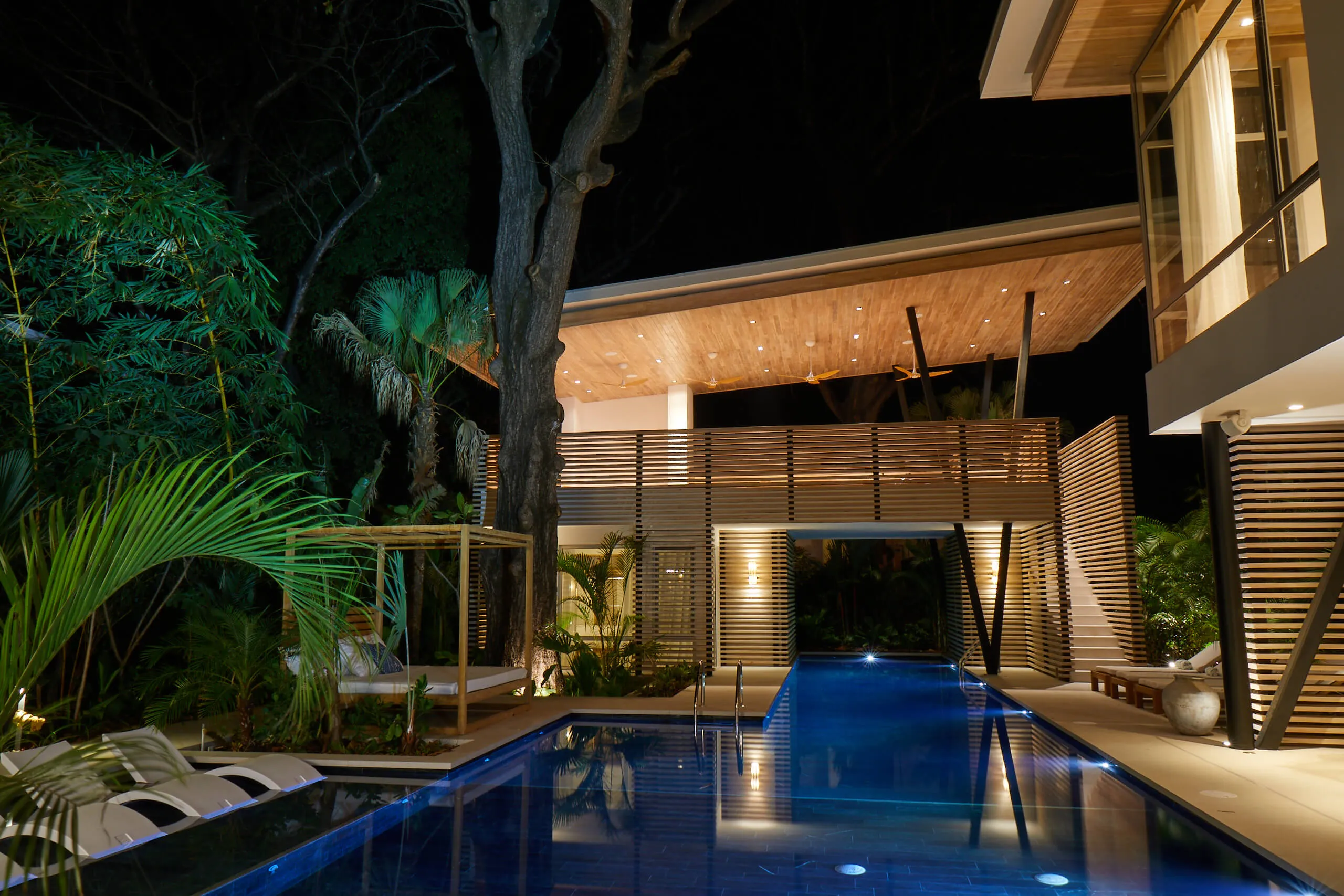 Charming Hermanas Villa with Beach Access — photograph 3
