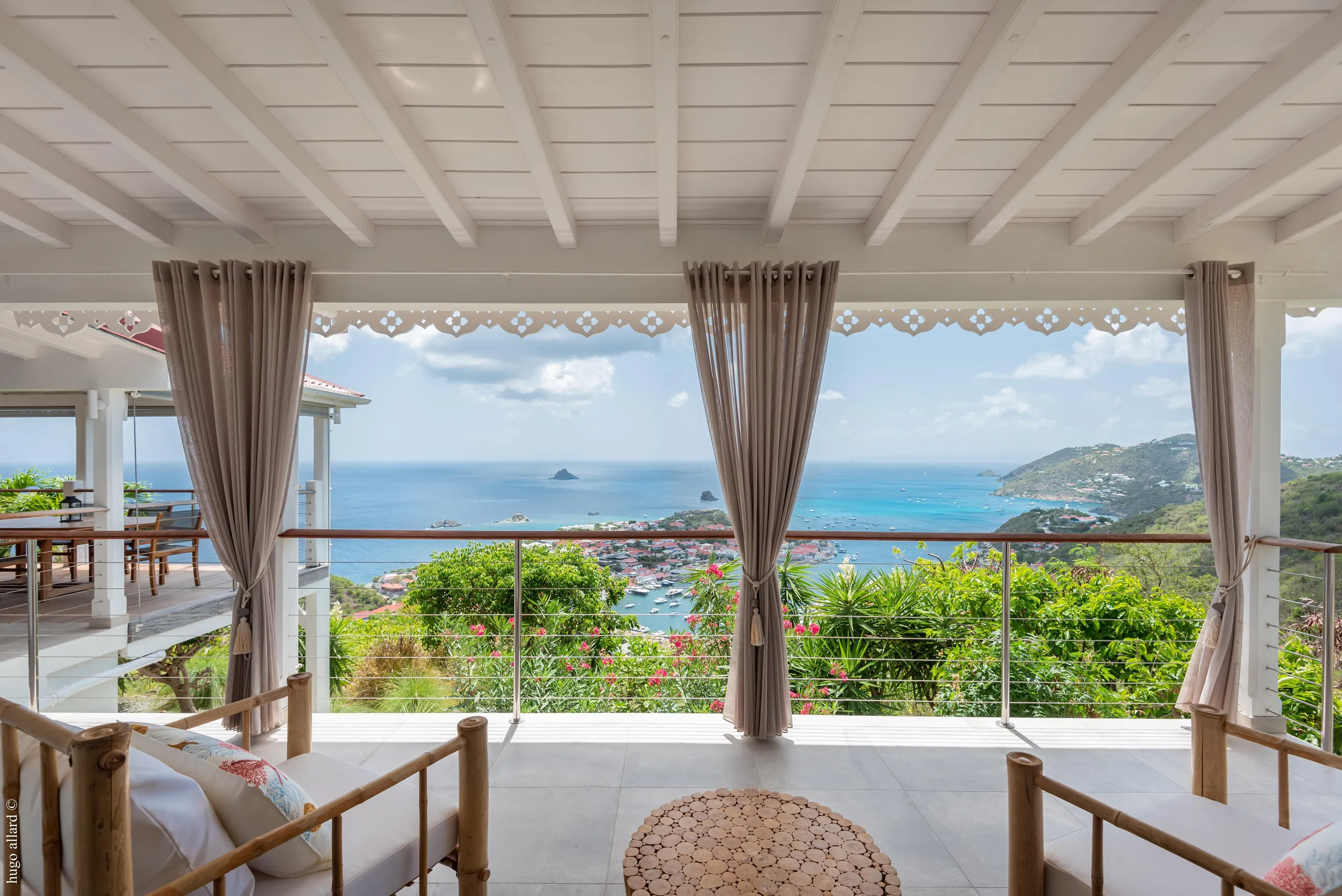 Refined  Oceanview Villa with Private Pool and Walks to Beach — photograph 8