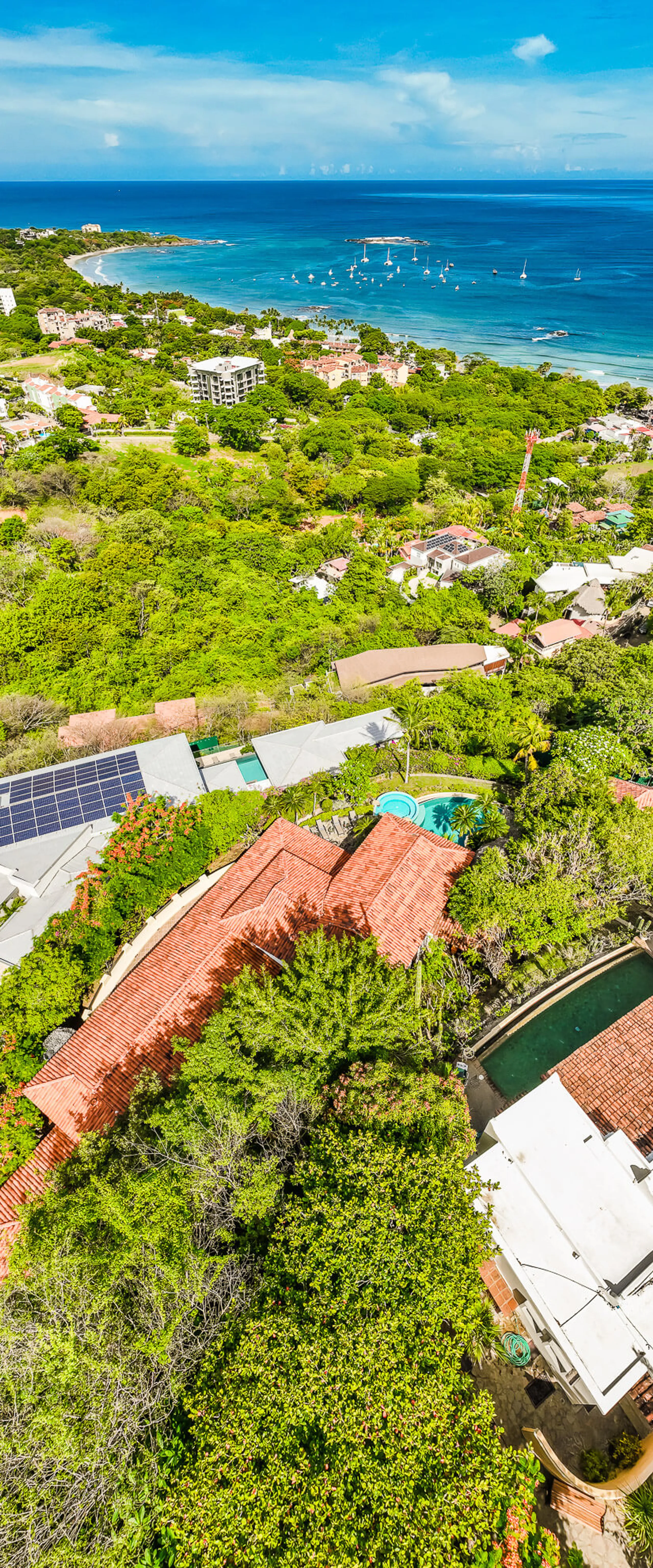 Sprawling 15 Bedroom Estate with Two Pools, and Ocean Views — photograph 6