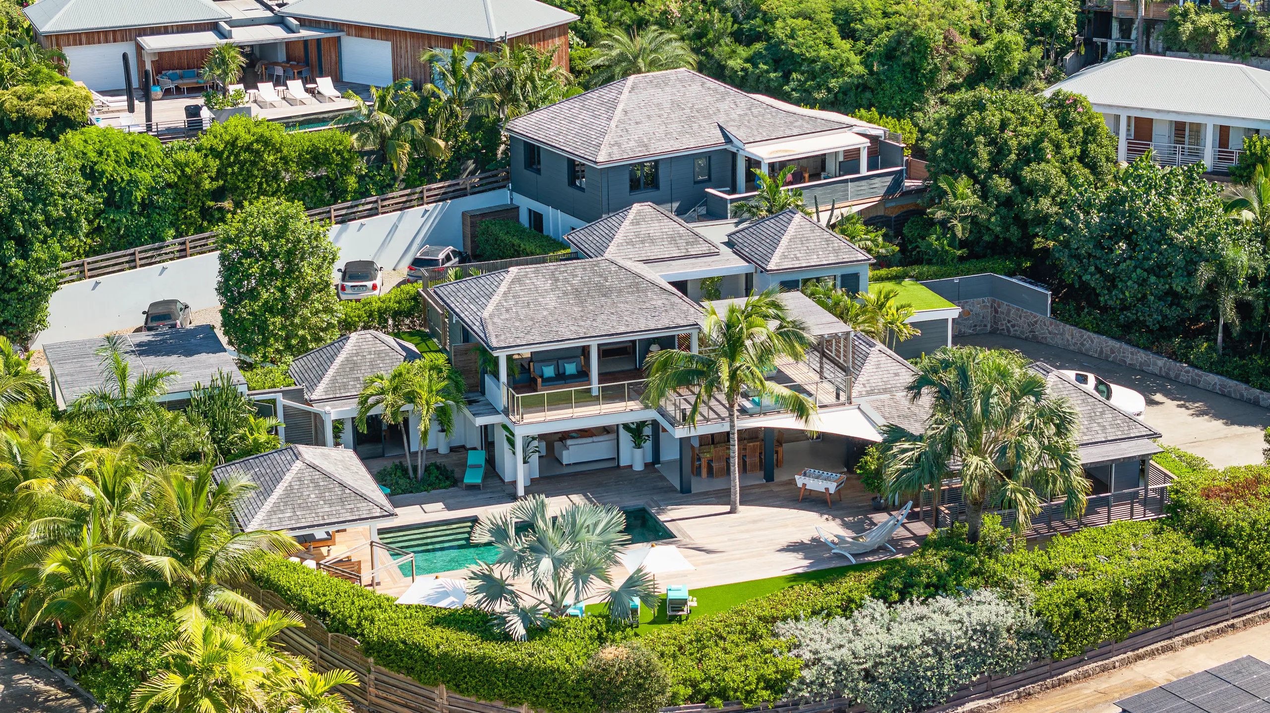 Graceful Marigot Villa with with Pool, Gym & Bay Views, Marigot