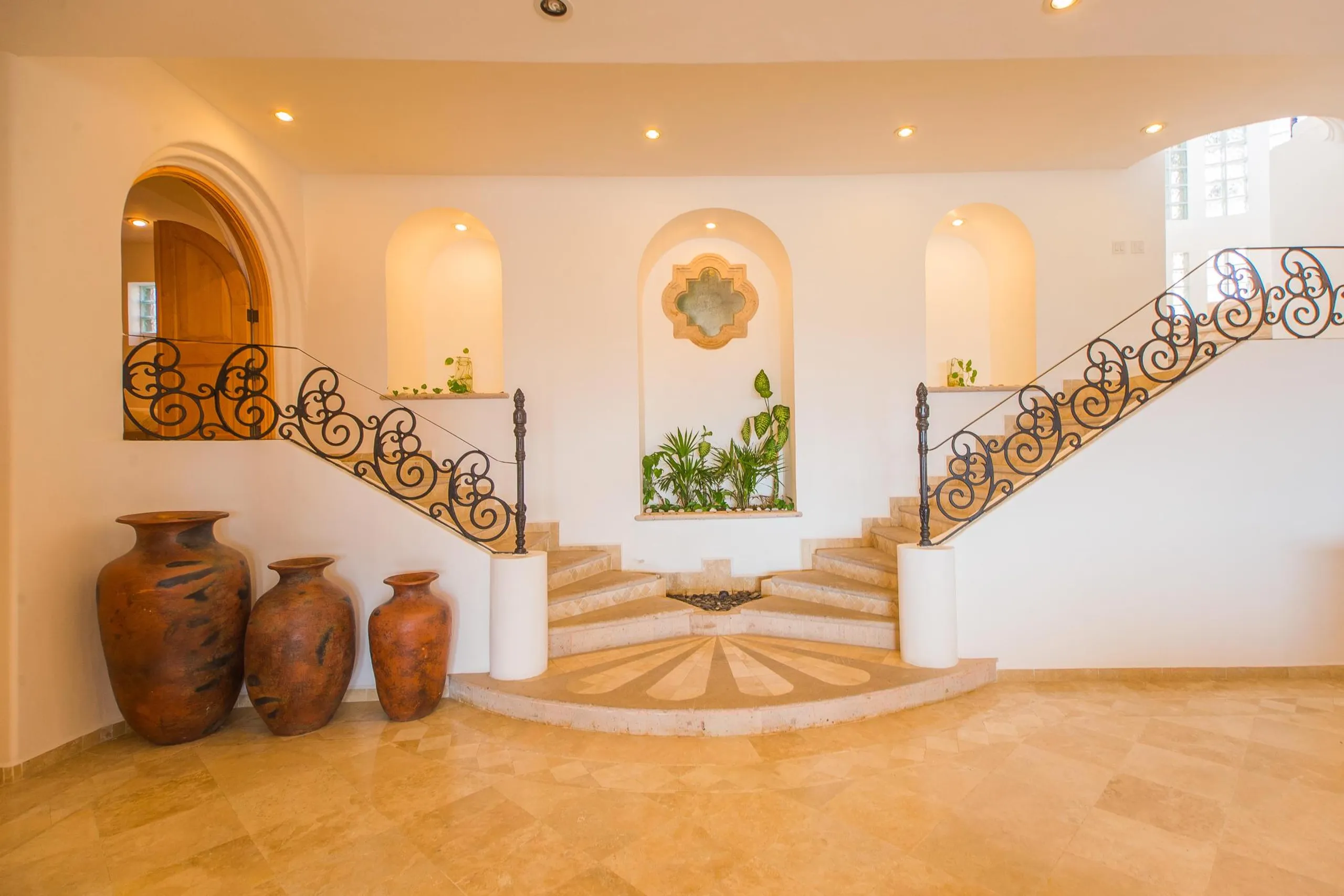 Stunning Cabo San Lucas Villa with Infinity Edge Pool and Jacuzzi — photograph 11