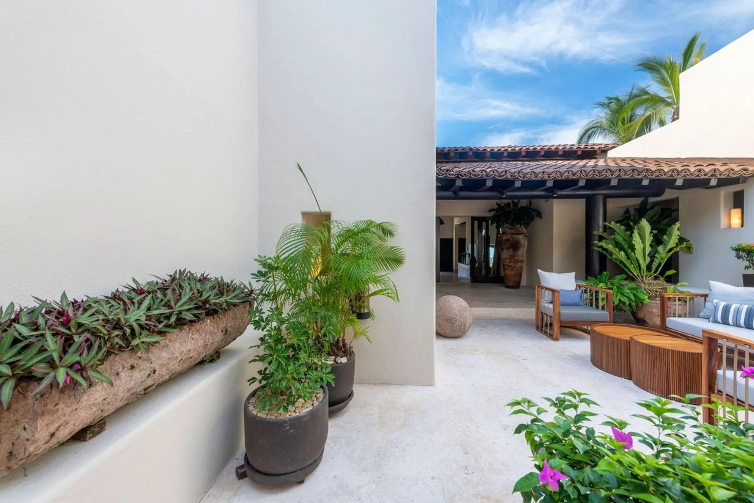 Four Seasons Punta Mita 4-Bedroom Oceanview Villa with Infinity Pool — photograph 9