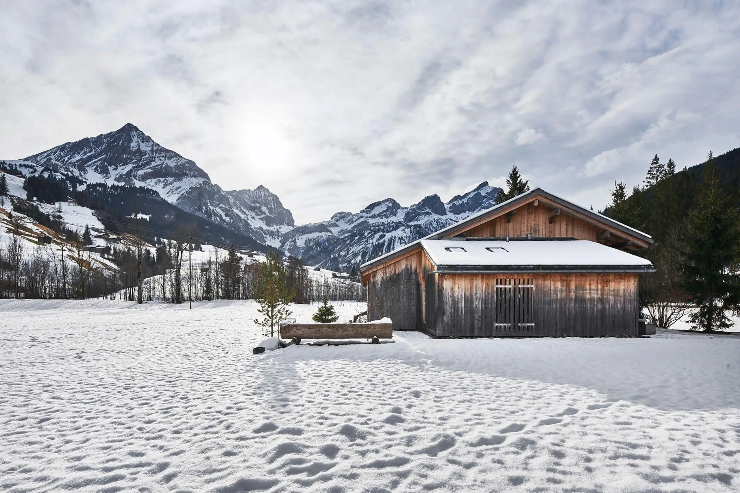 Deluxe Luxury Chalet in Gstaad with Stunning Views, Saanen