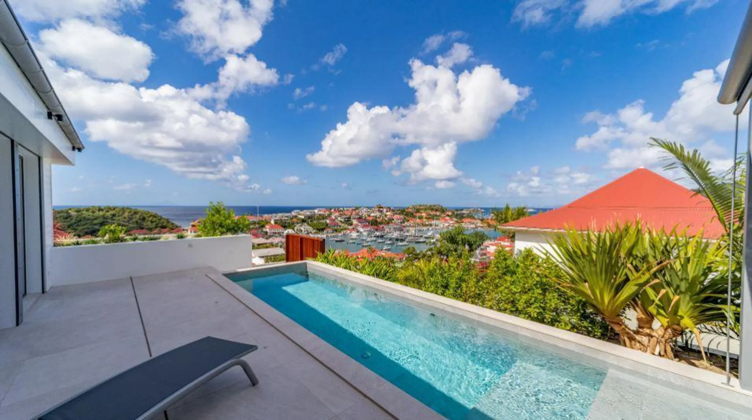 Serene Villa in Gustavia with Captivating Harbor View and Private Pool, Gustavia