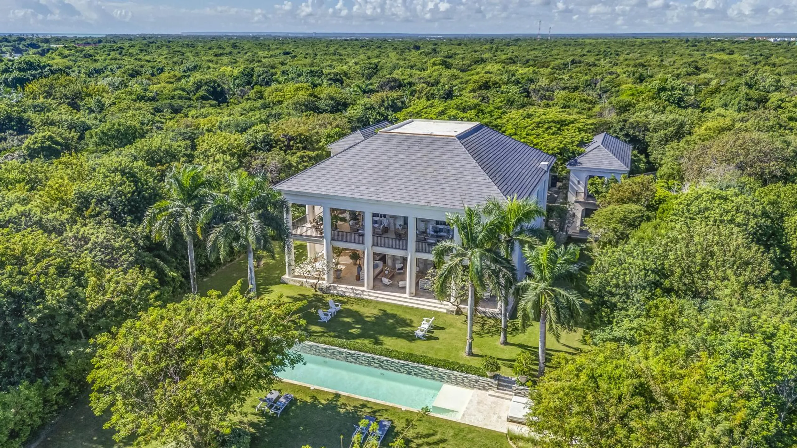 Stunning Punta Cana Estate with Private Pool & Corales Golf View — photograph 4