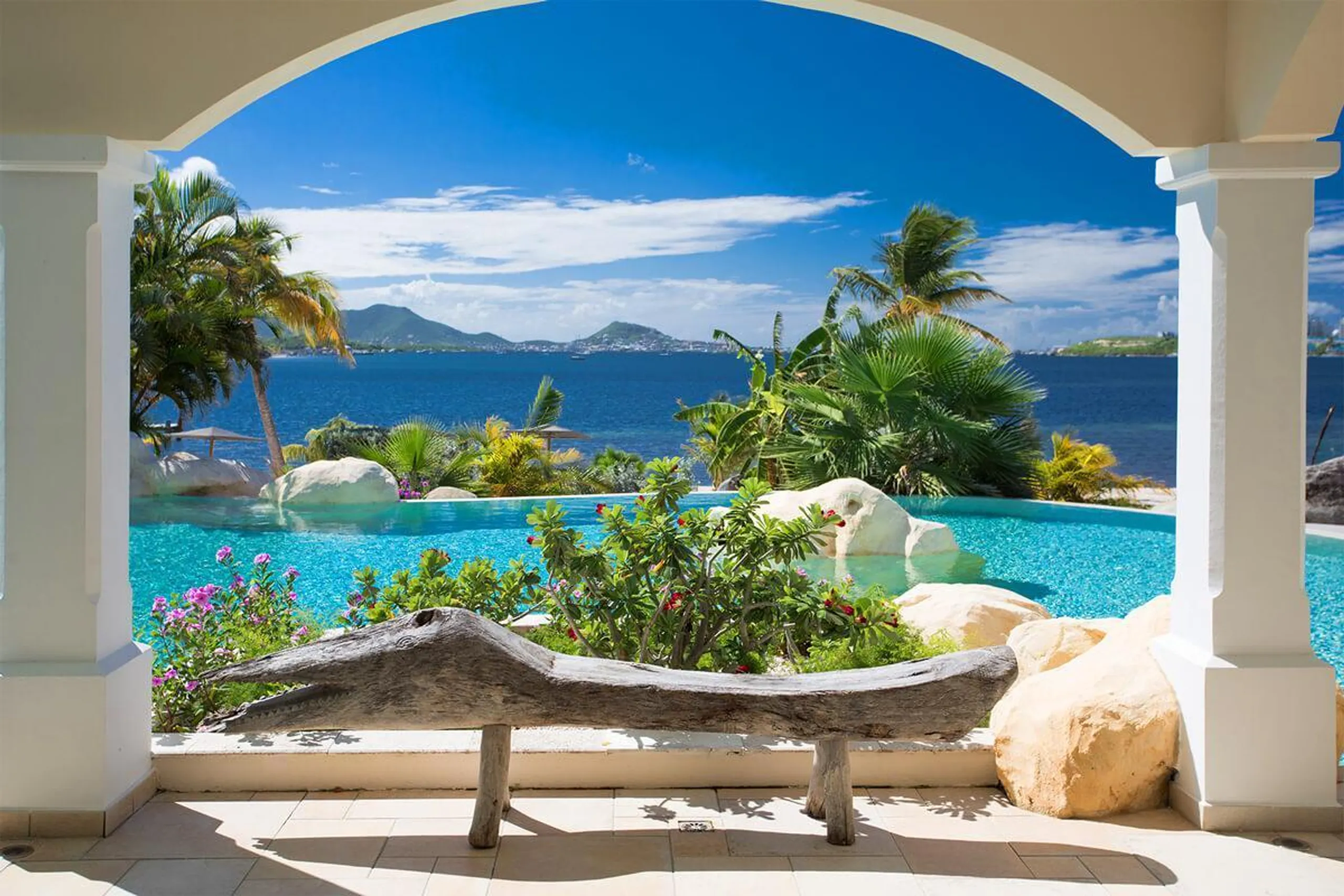 Beach Front Luxury Estate with Private Pool, Direct Beach Access and Private Boat Dock, Terres Basses