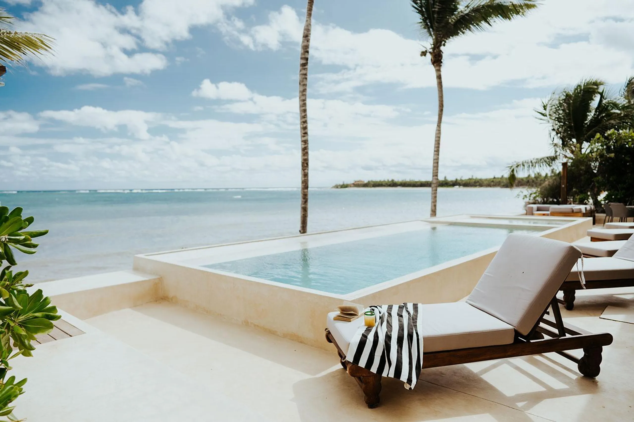Enchanting Eco-Luxe Chic Retreat with Private Pool and  Oceanic Delights — photograph 11