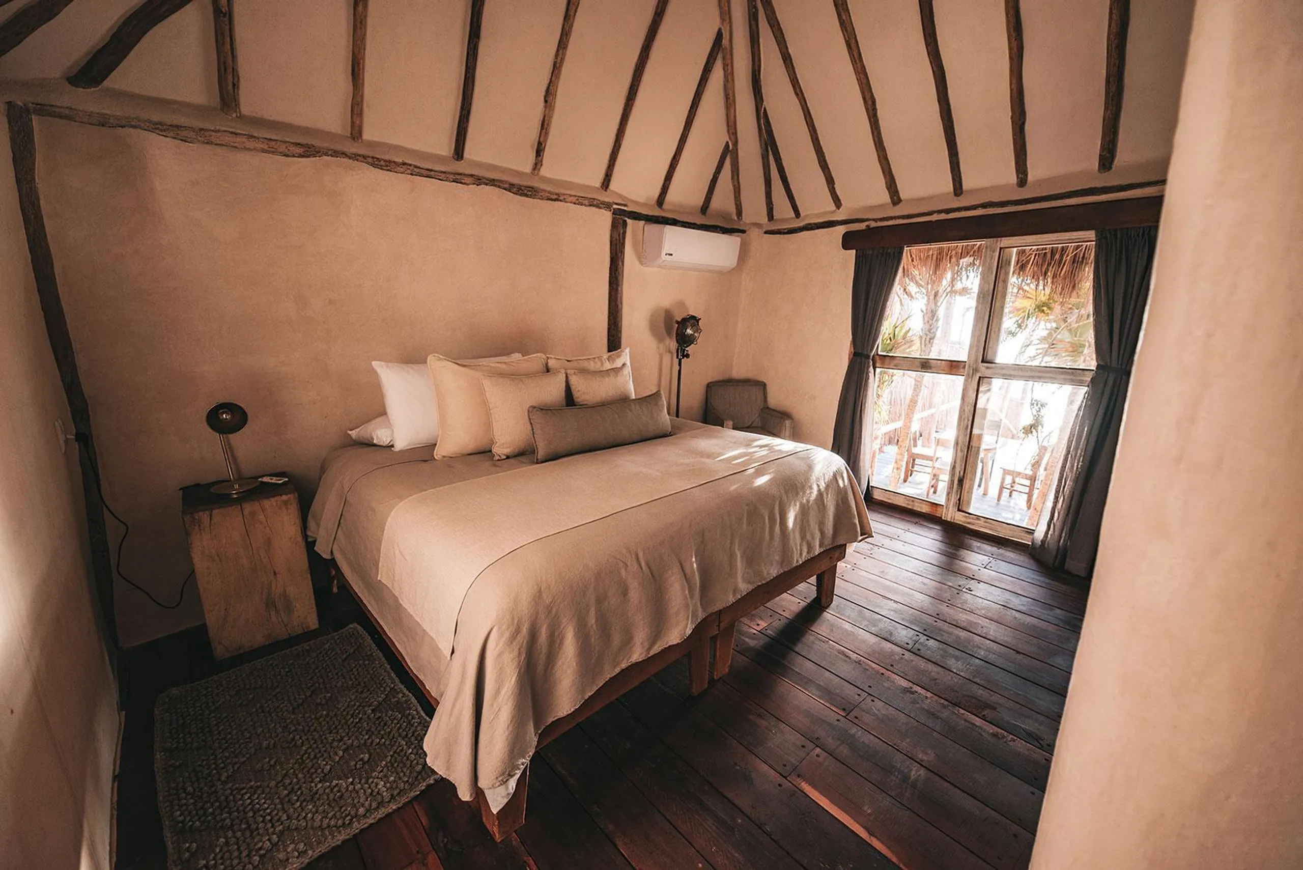 Oceanfront Eco-Luxe Retreat with Plunge Pool — photograph 9
