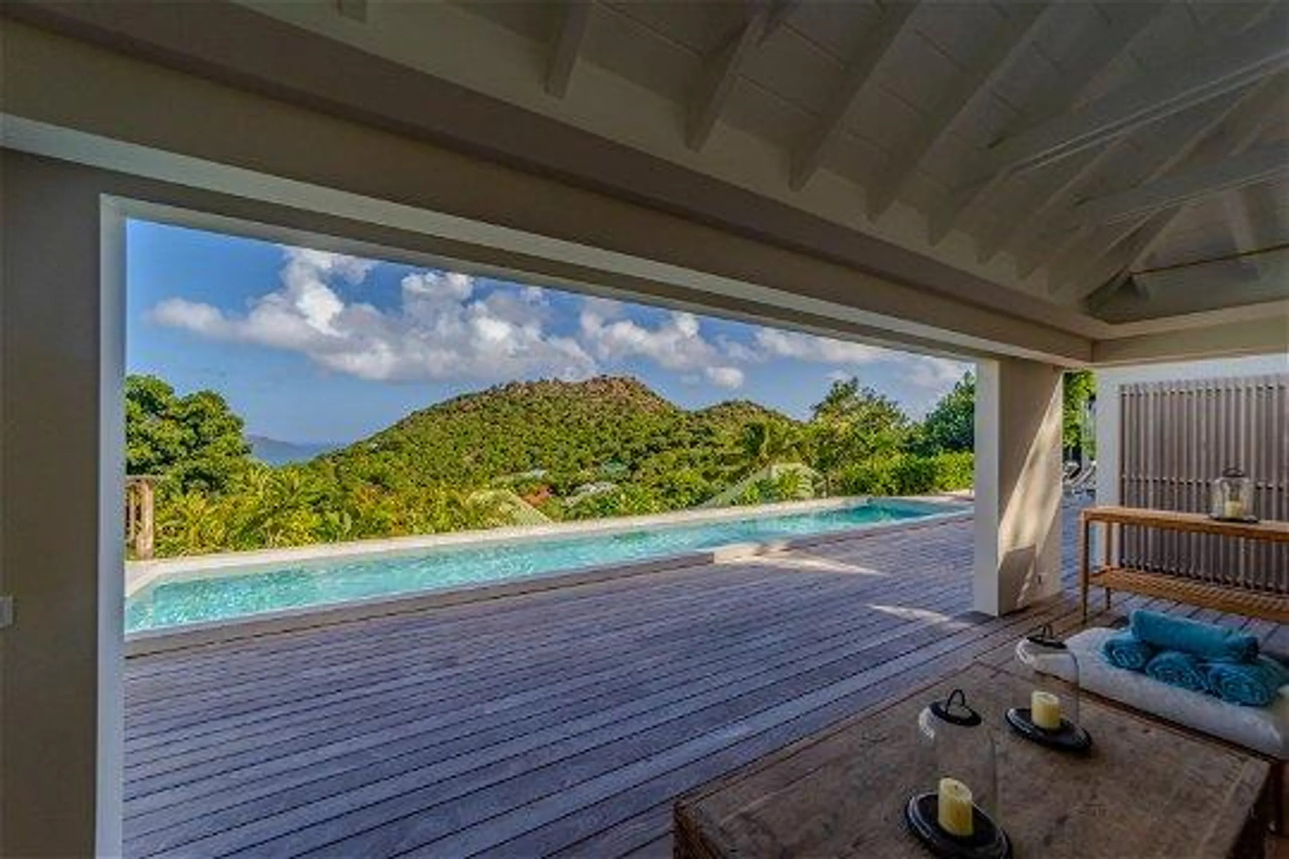 Calming Caribbean Villa with Private Heated Pool and Hill Views — photograph 10