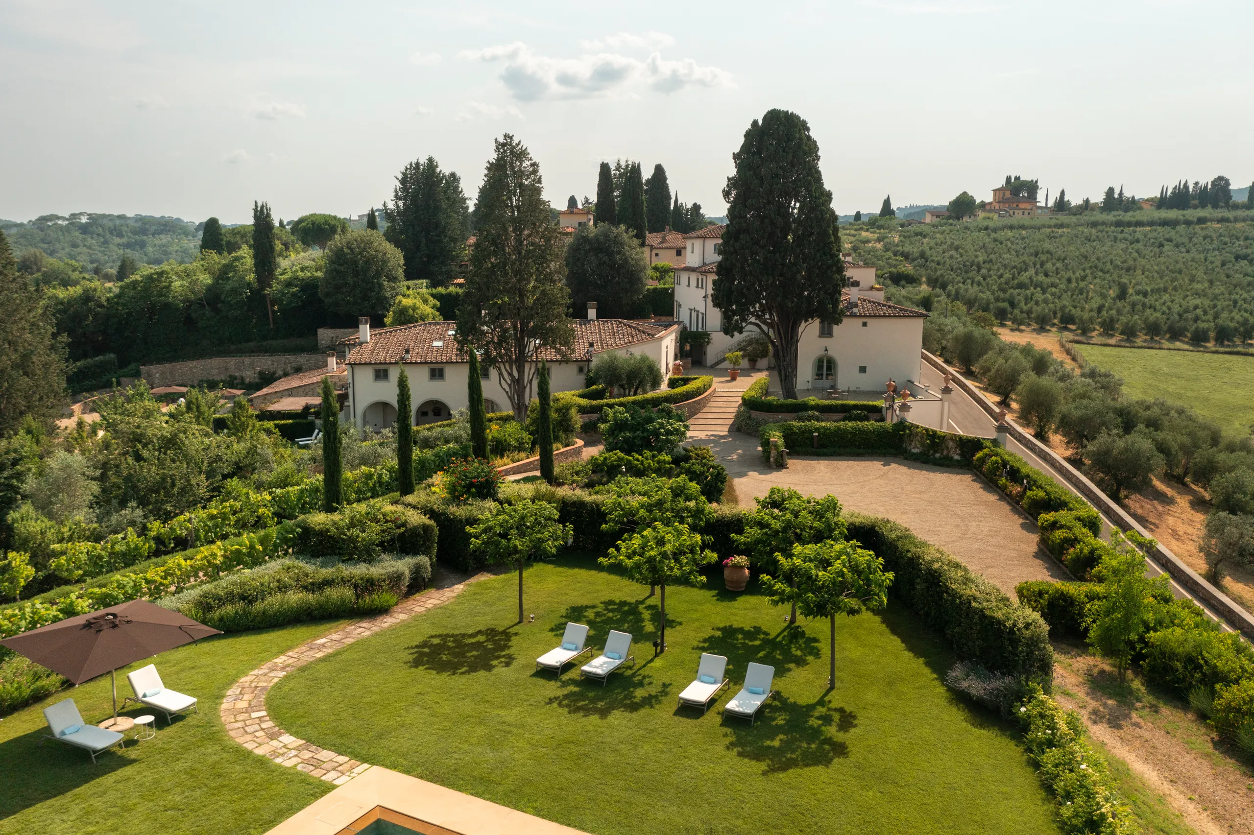 Exquisite Renaissance-Style Villa with Private Pool, Italian Garden and Florence Views — photograph 2
