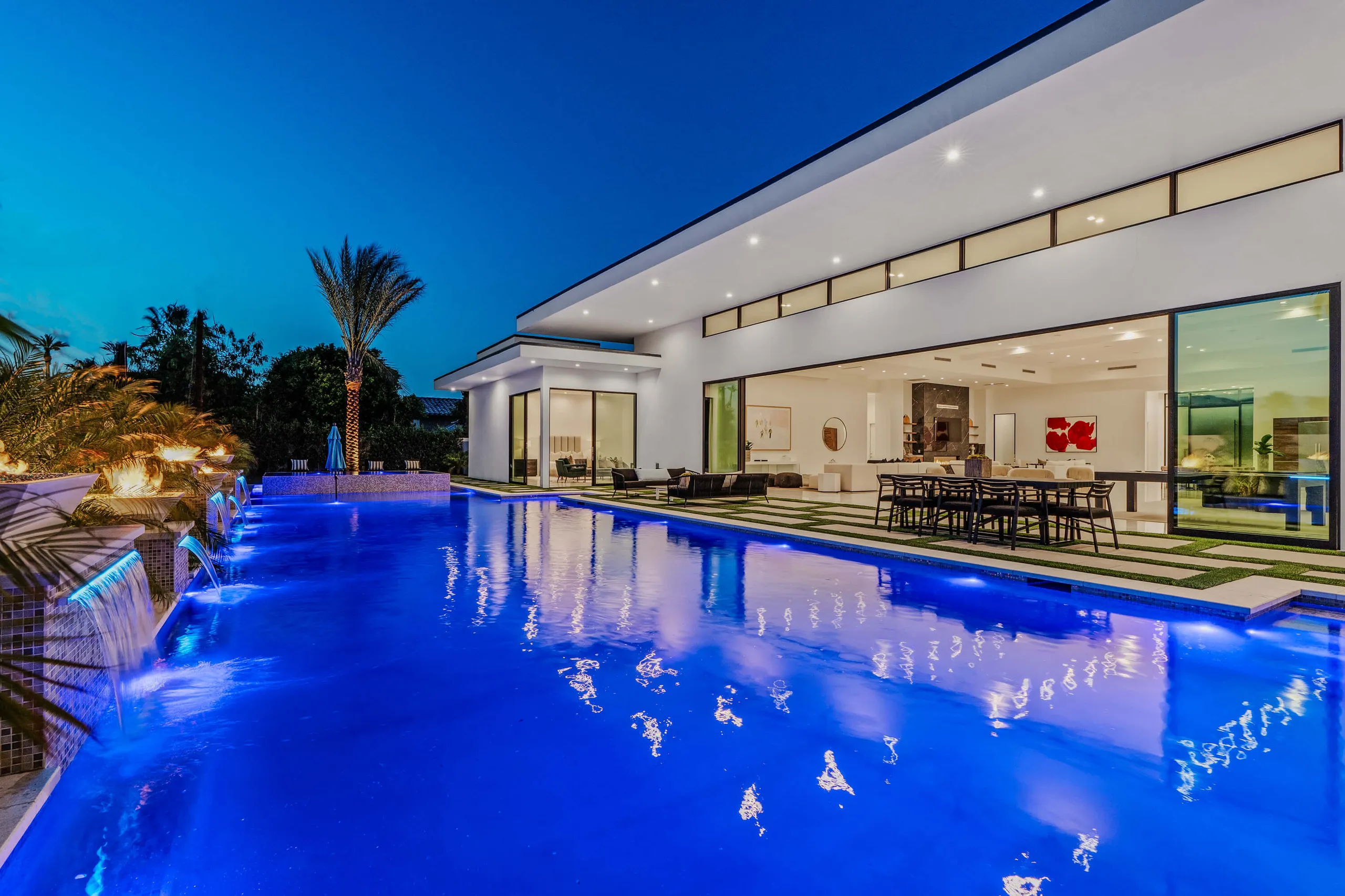 Invigorating Six Bedroom Villa with Private Pool, Lavish Amenities, Private Fire Bowls & Stunning Views VILLAWAY® — photograph 3
