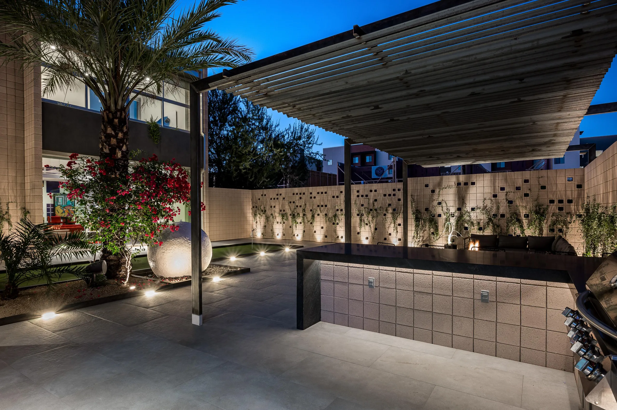 Architectural Masterpiece in Scottsdale with Private Pool and 10,000 Sq. Ft. of Elegance — photograph 10