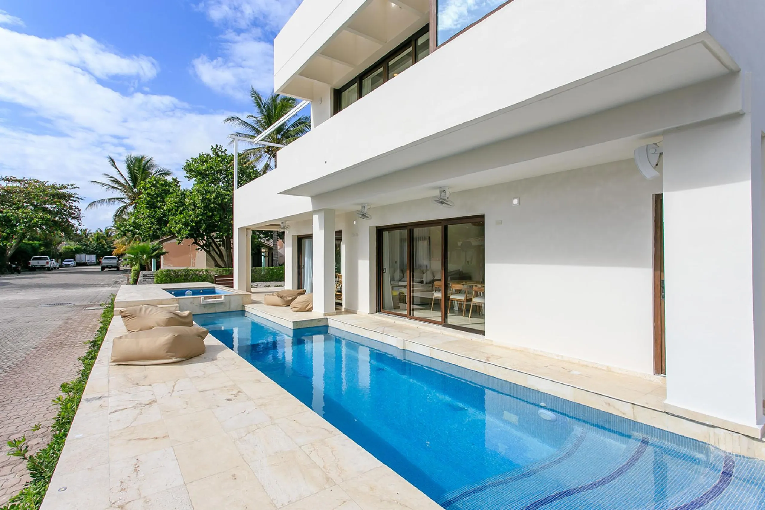 Modern Playa del Carmen Villa  with Private Pool and Hot Tub with Ocean Views — photograph 4