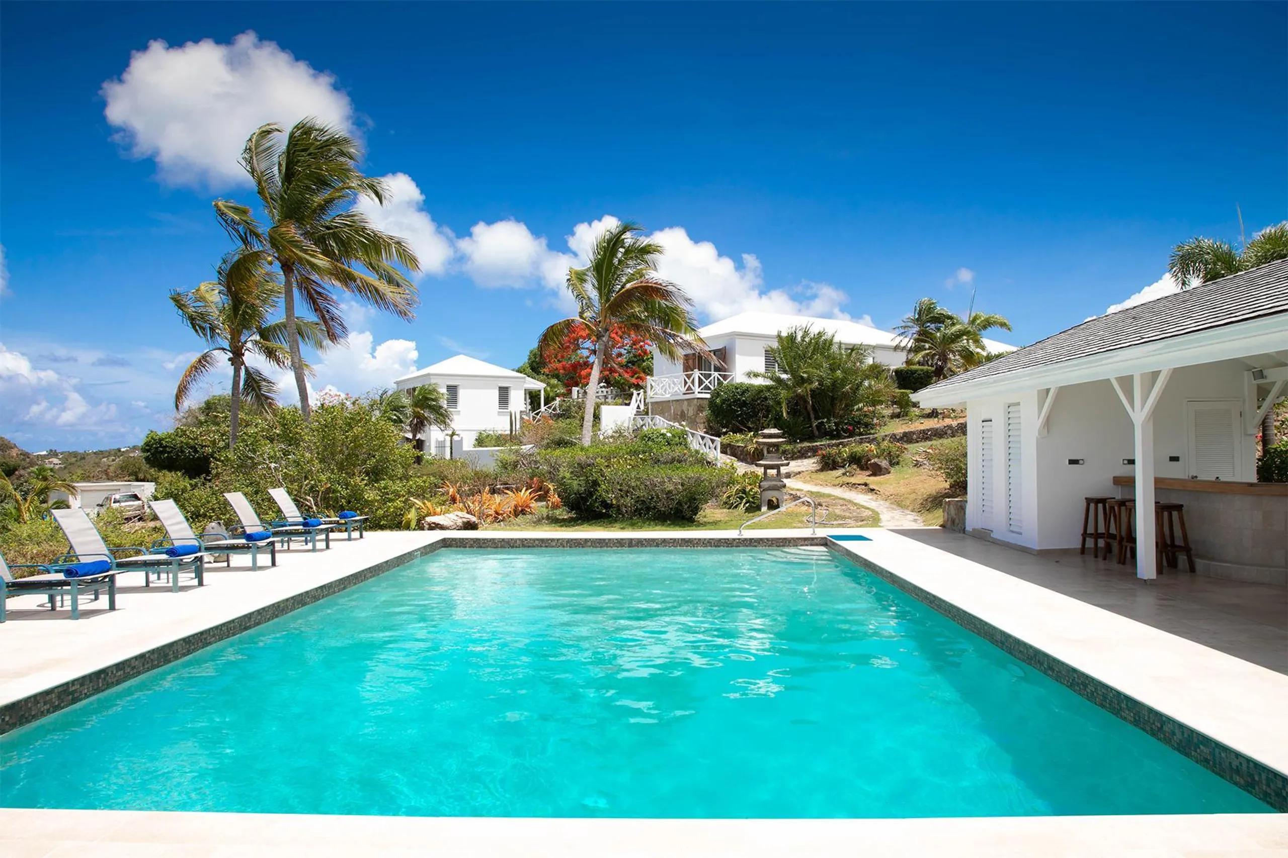 Light-filled Classic Caribbean Villa with Private Pool and  Direct Private Beach Access — photograph 6