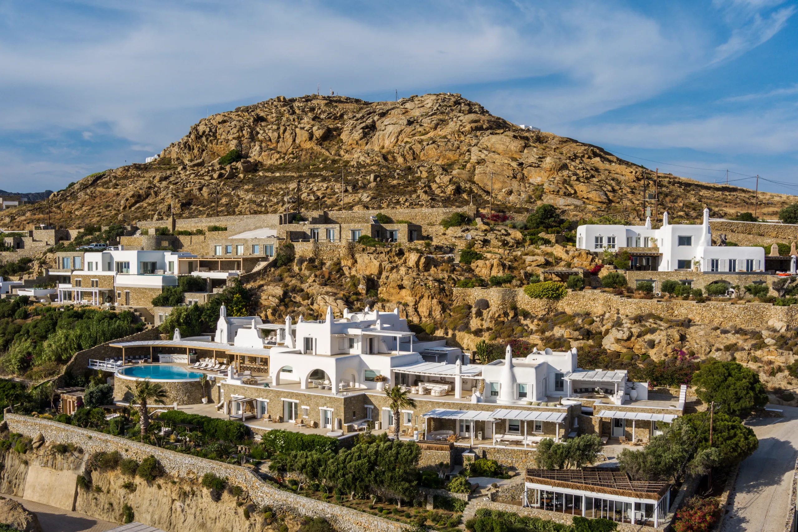 Superior Mykonos Accommodation with Private Pool, Sauna and Overlooking Port — photograph 2