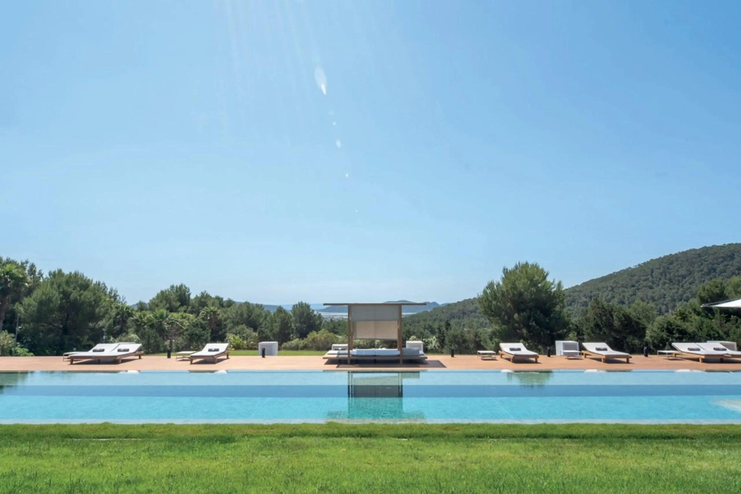 Stunning Contemporary Villa in Ibiza with Heated Pool, Sauna and Jacuzzi in Sant Josep De Sa Talaia