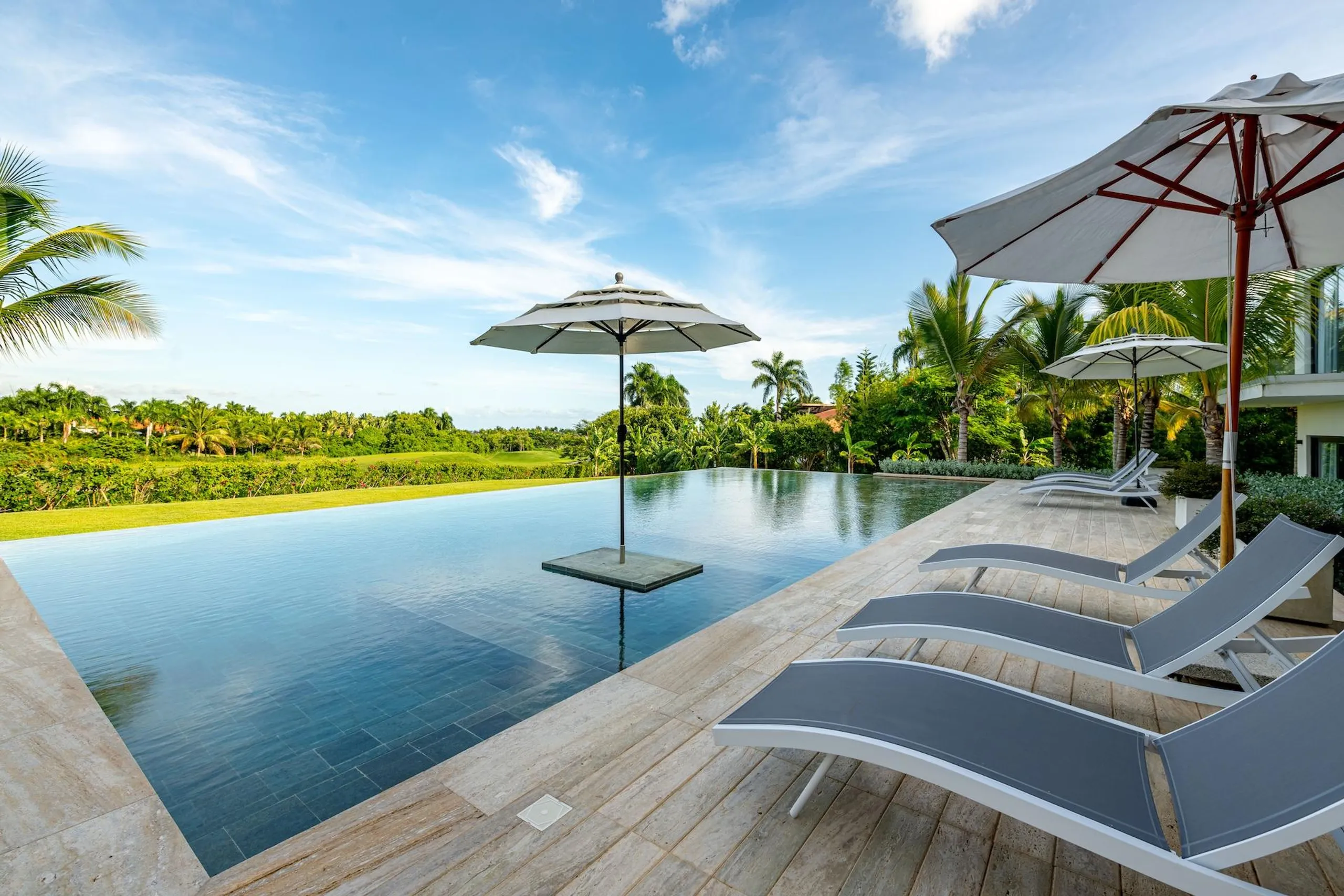 Opulent Charm in Río Arriba with Private Pool and Caribbean Views — photograph 2