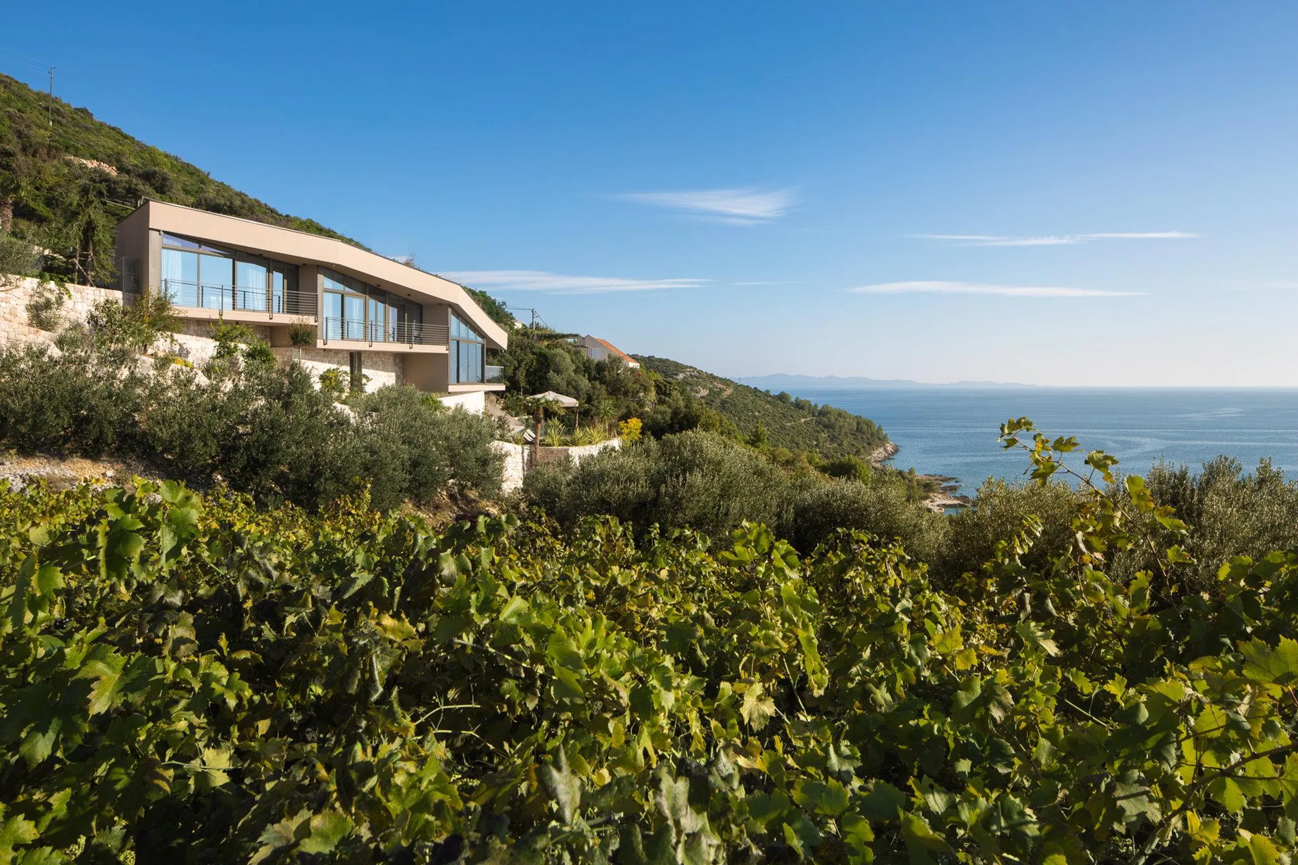 Fantastic 4Bedroom Villa with Infinity Pool and Sea Views — photograph 8