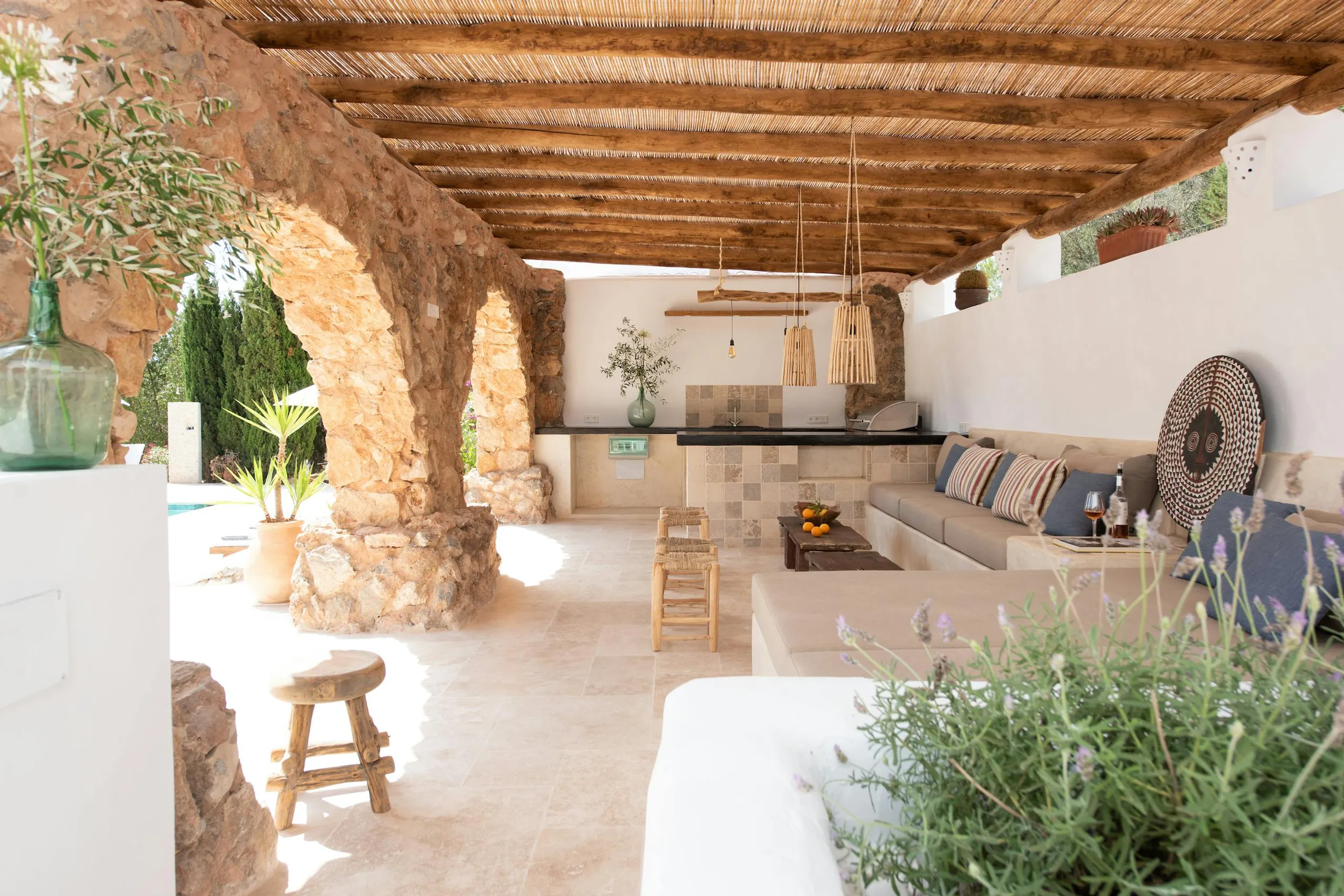 Splendid Ibiza Seaside Estate with Private Pool and Outdoor Bar and Grill — photograph 9