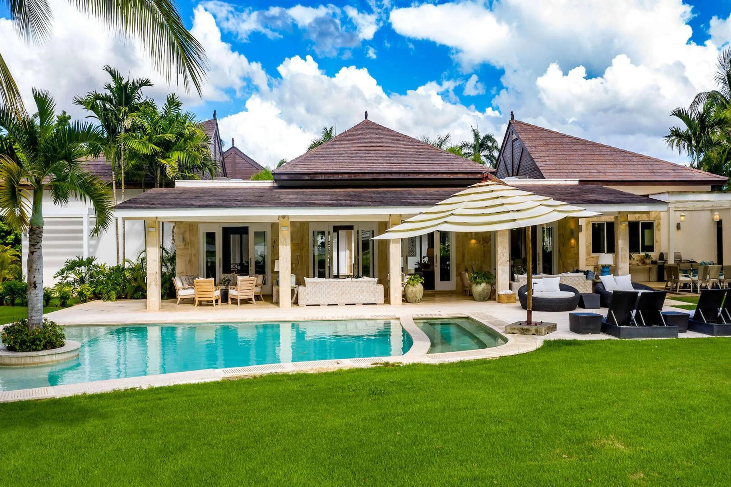Casa de Campo's Luxurious Getaway Villa with Country Club Golf Course Access — photograph 11