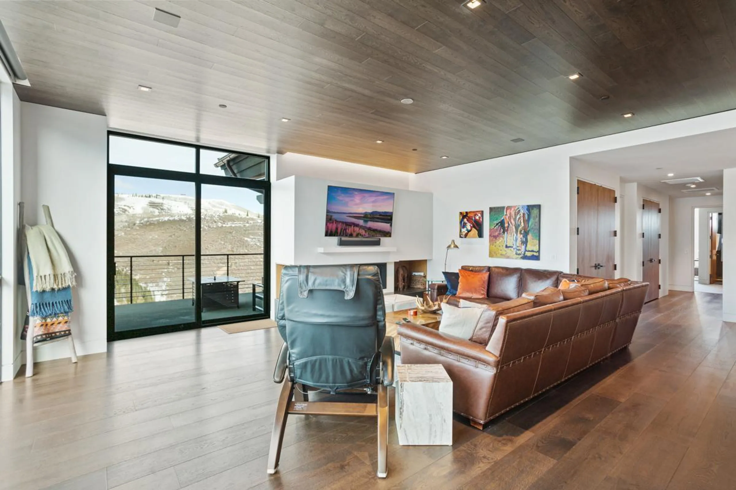 Park City Penthouse Retreat with Incredible Mountain Views — photograph 10