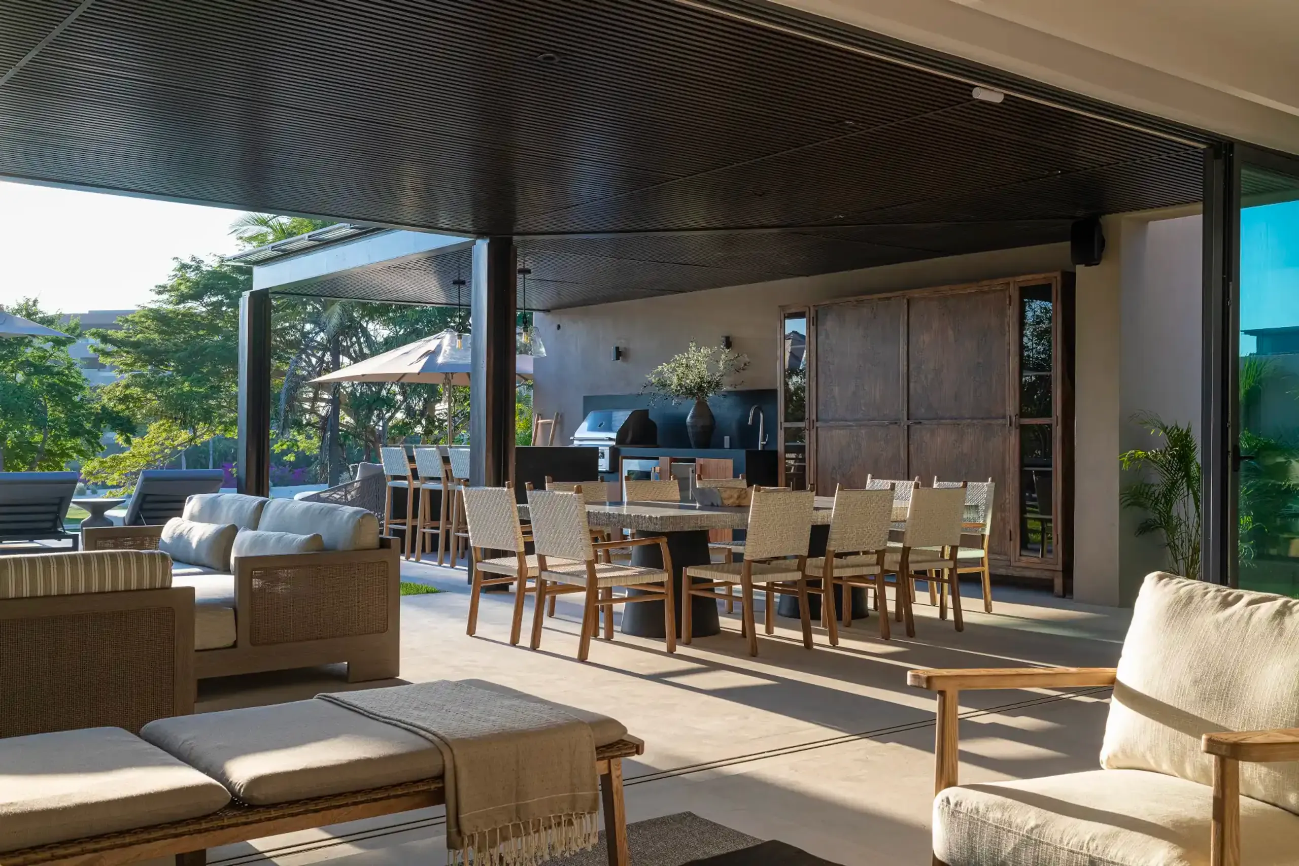 Elegant Porta Fortuna Villa with Private Pool, Jacuzzi & Panoramic Vistas — photograph 6