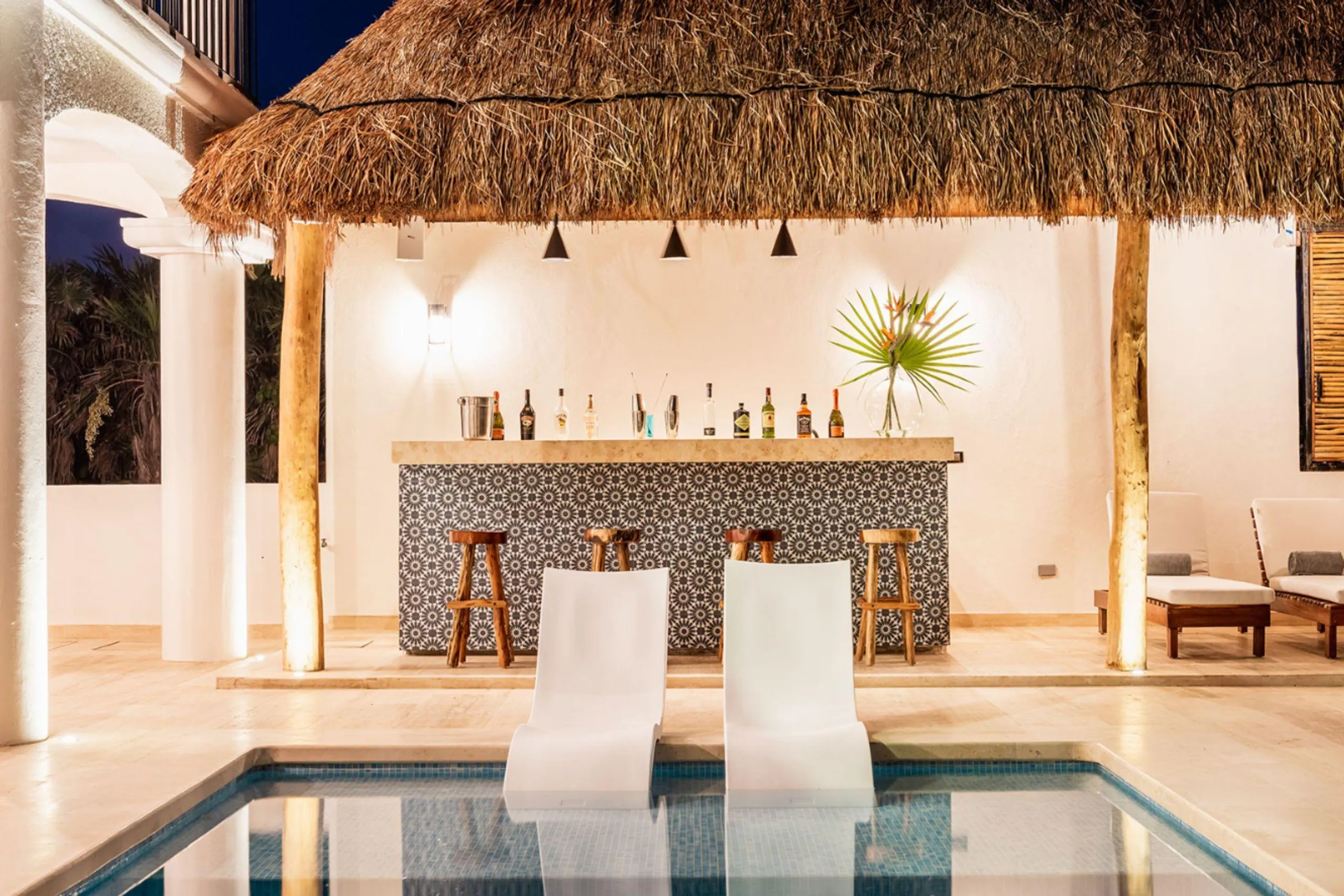 Exquisite Beach Front Tankah Bay Villa for Unforgettable Retreats and Relaxation — photograph 12