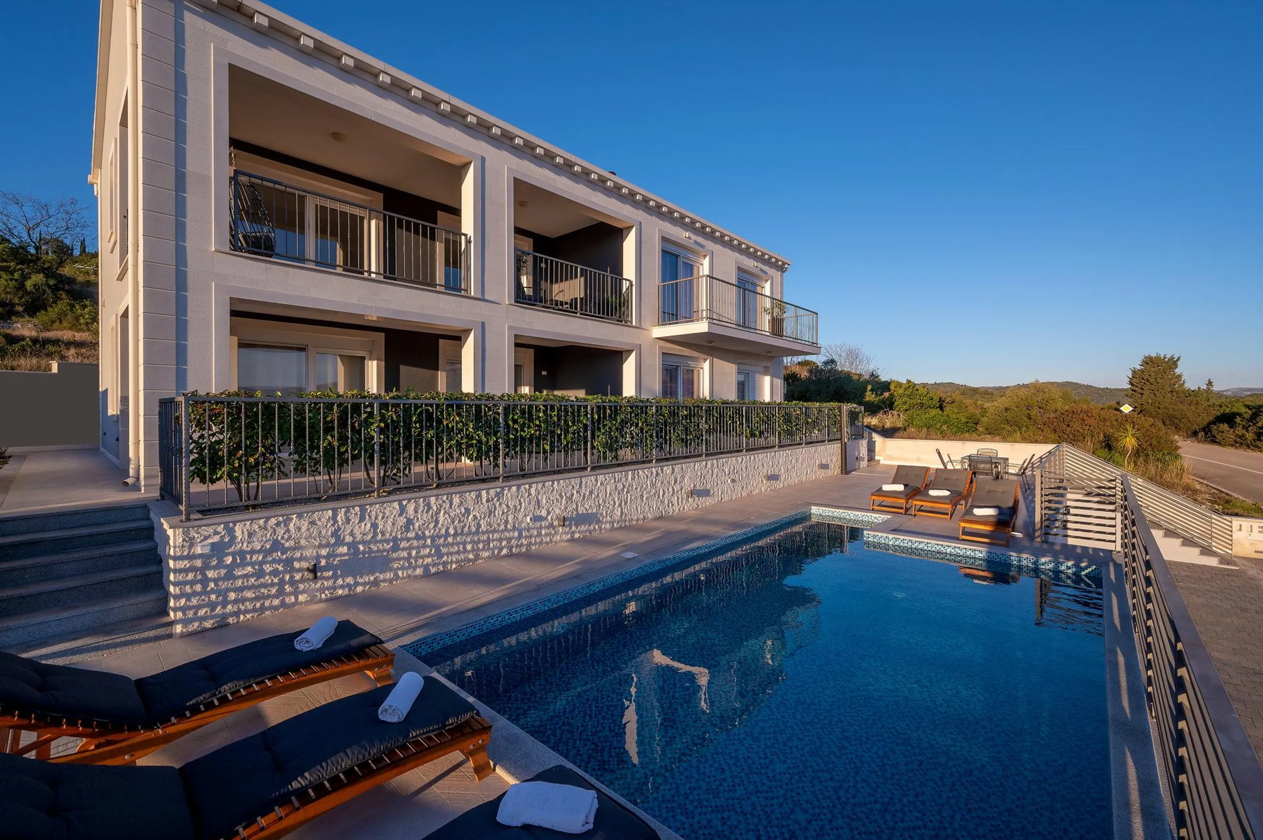 Ornate Villa with Pool and Panoramic Views in Lumbarda, Korcula — photograph 4