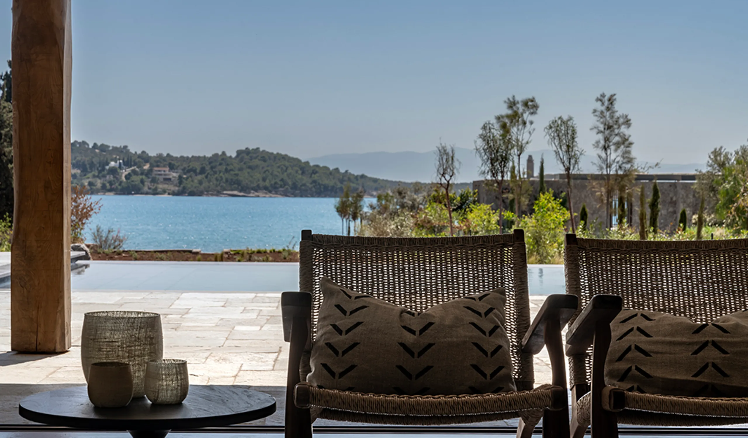 Luxurious Ververondian Getaway with Infinity Pool and Stunning Garden — photograph 6