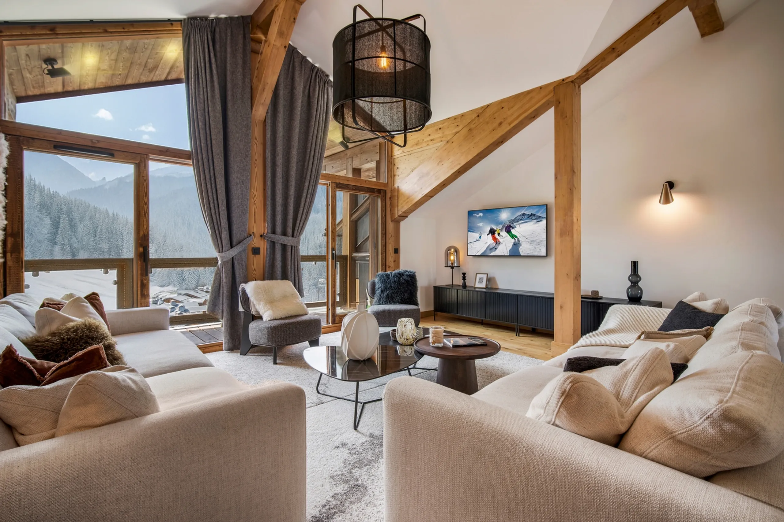 Courchevel Penthouse: Luxe 4-Room Escape with Mountain Views in Courchevel