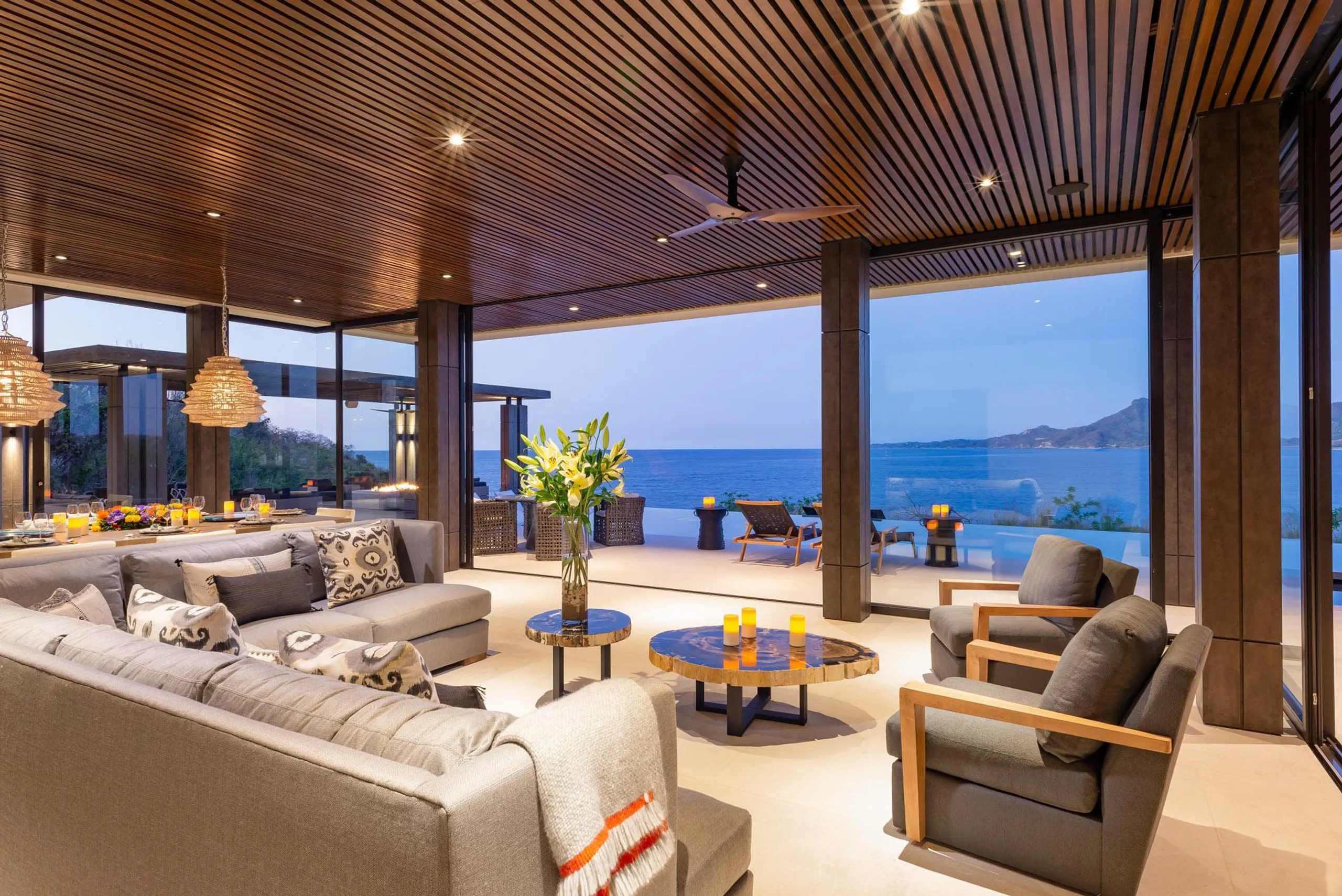 Kupuri Ultra Estate with Infinity Pool and Stunning Ocean Views — photograph 5