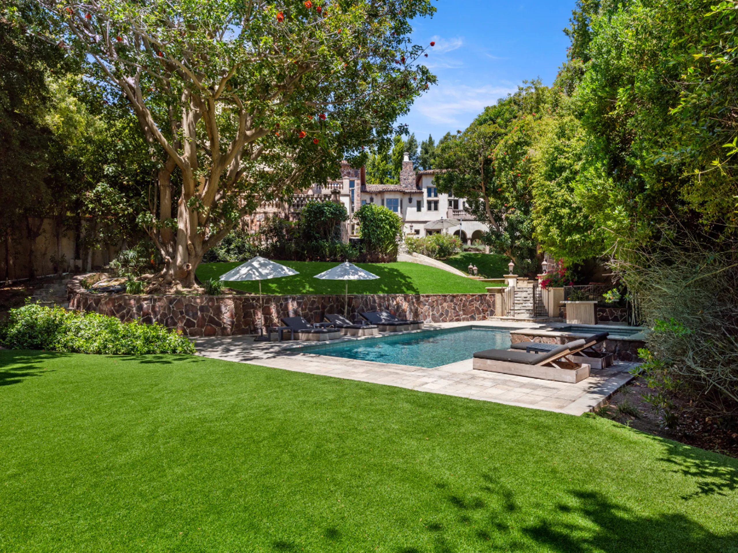 Majestic 12,000 Sq.Ft. Tuscan Estate with Pool, Spas & Recording Studio — photograph 3