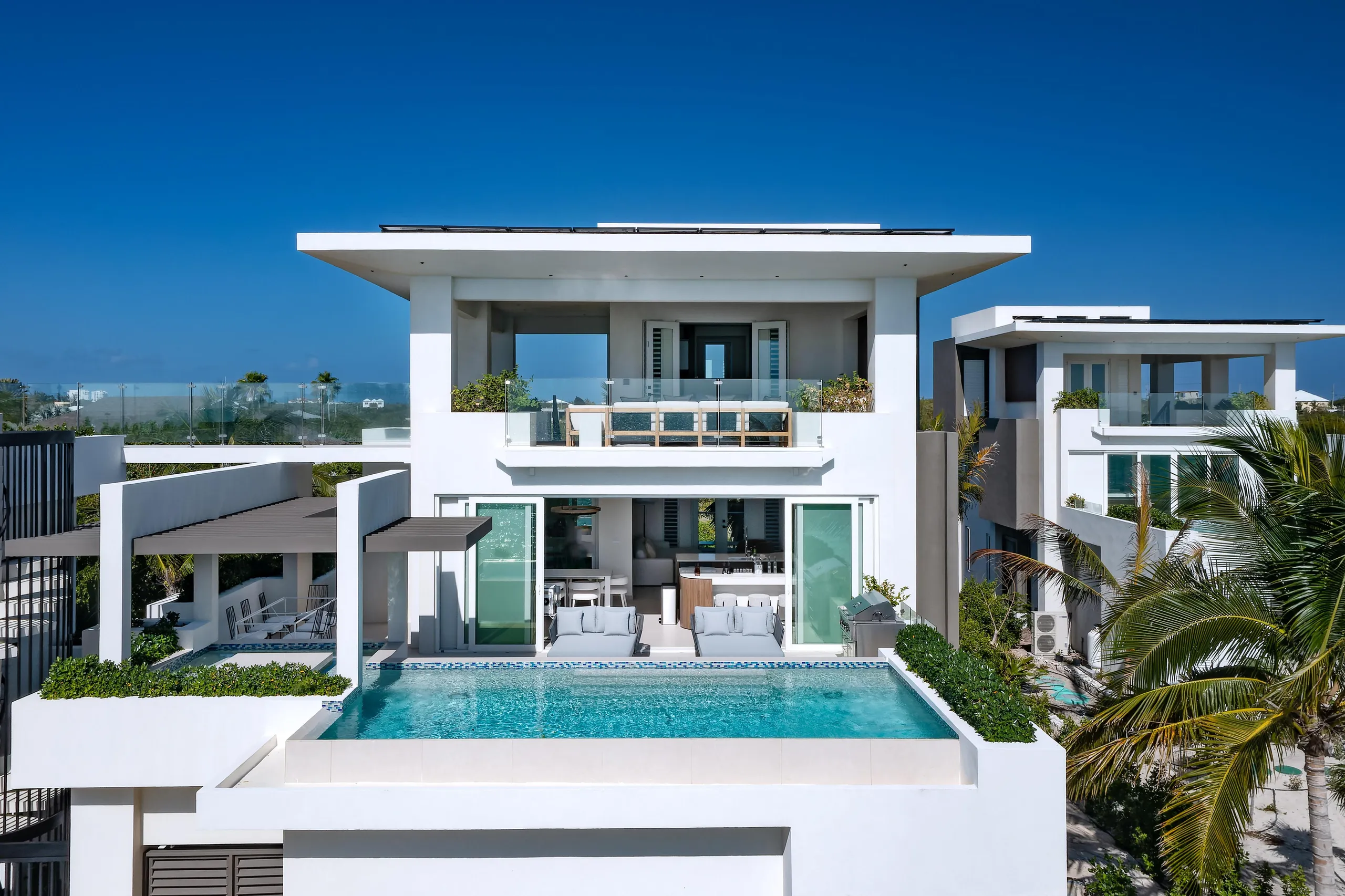 Modern Contemporary Villa With Infinity Pool and Long Bay Beach View, Long Bay Beach