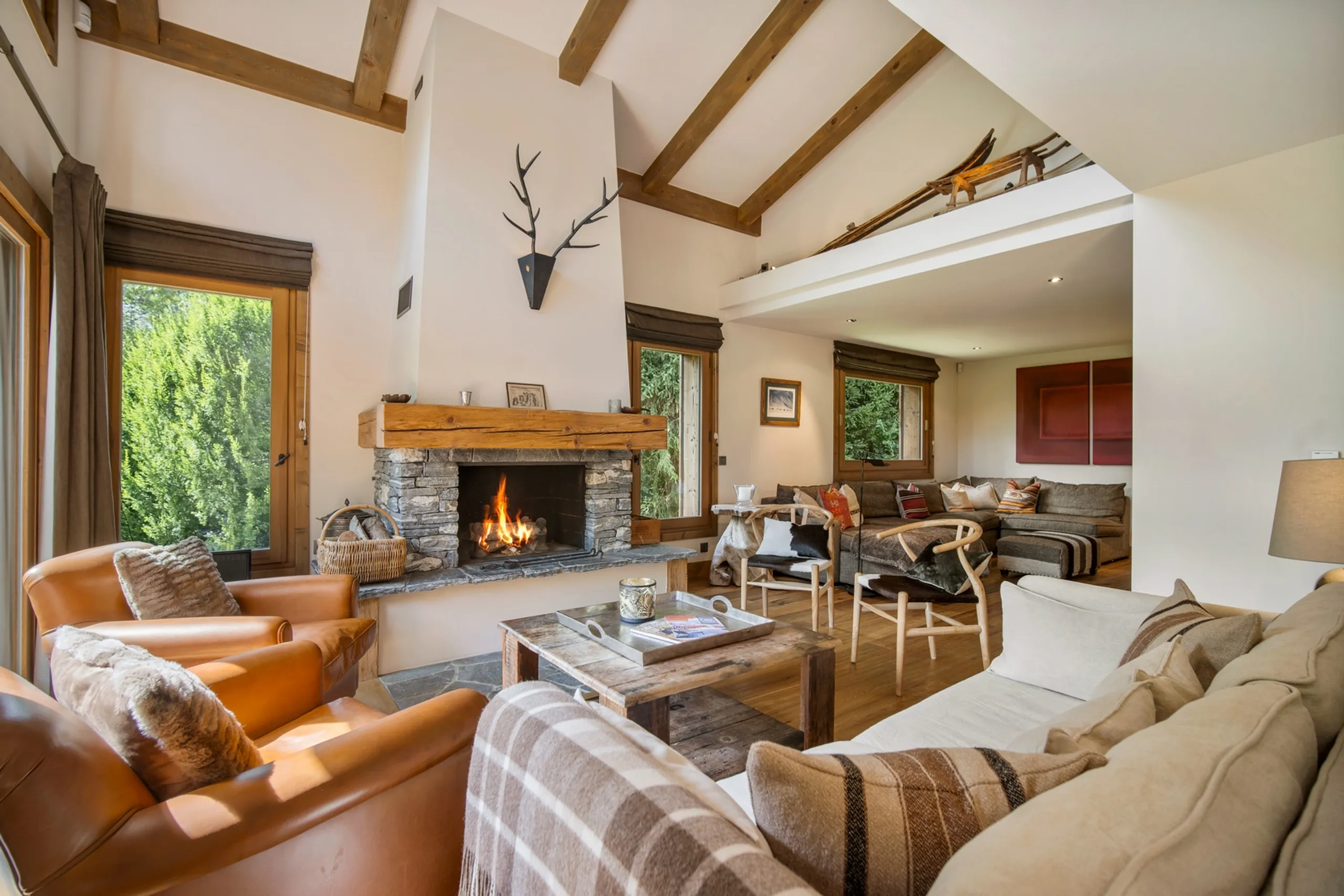 7BR Luxury Chalet with Hammam and Cinema in Megève — photograph 3