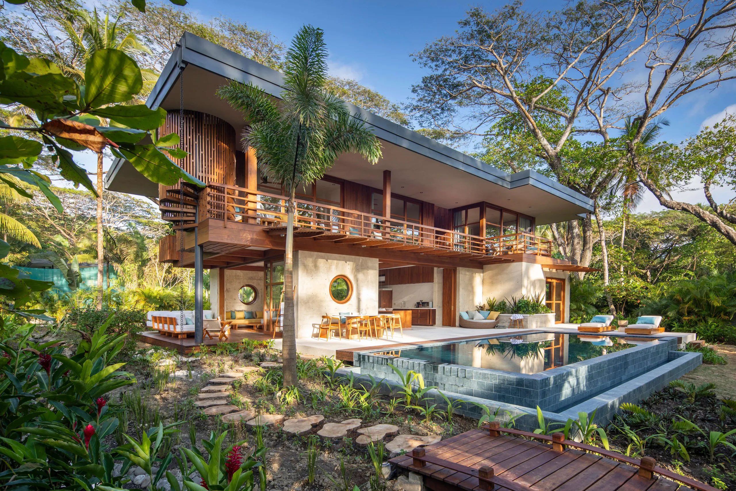 Eco-Luxe 5 Bedroom Villa with Privat Pool, Beach Access and Tropical Beauty, Playa Hermosa ST