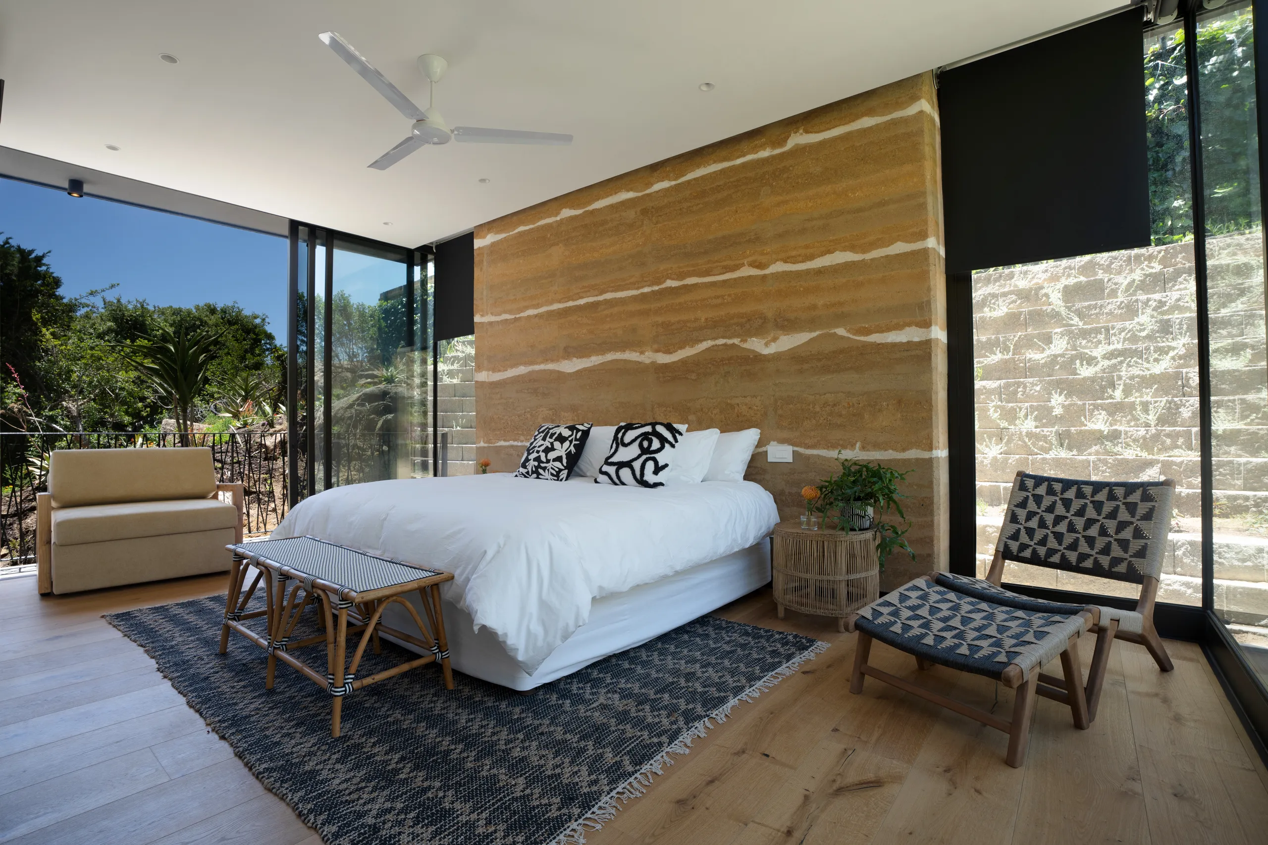 Enchanting Family Villa with Private Pool, Table Mountain and Majestic Lion’s Head Views — photograph 10