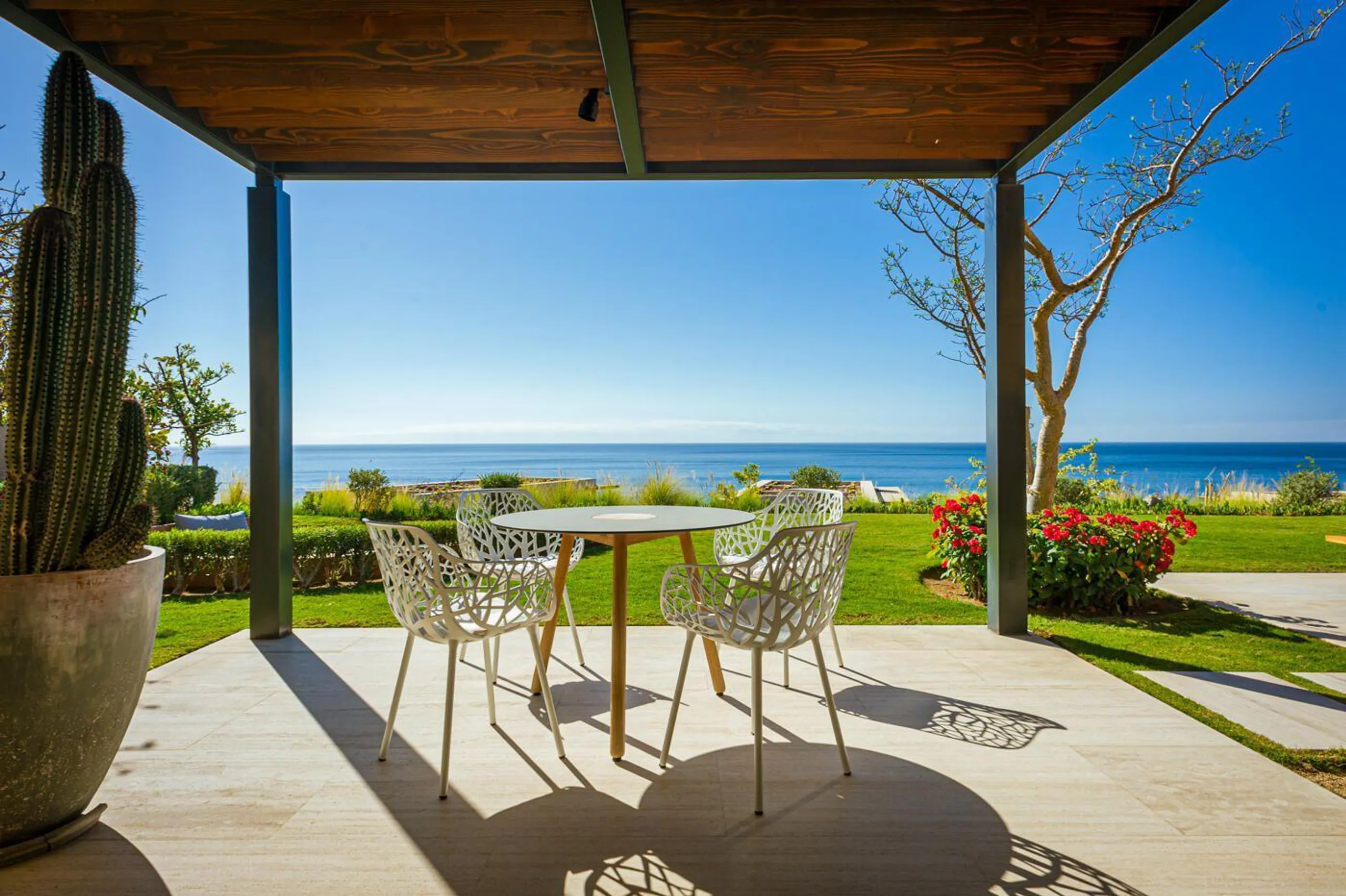 Richly Adorned Puerto Los Cabos Architectural Estate with Zero Edge Pool and Spectacular Views — photograph 12