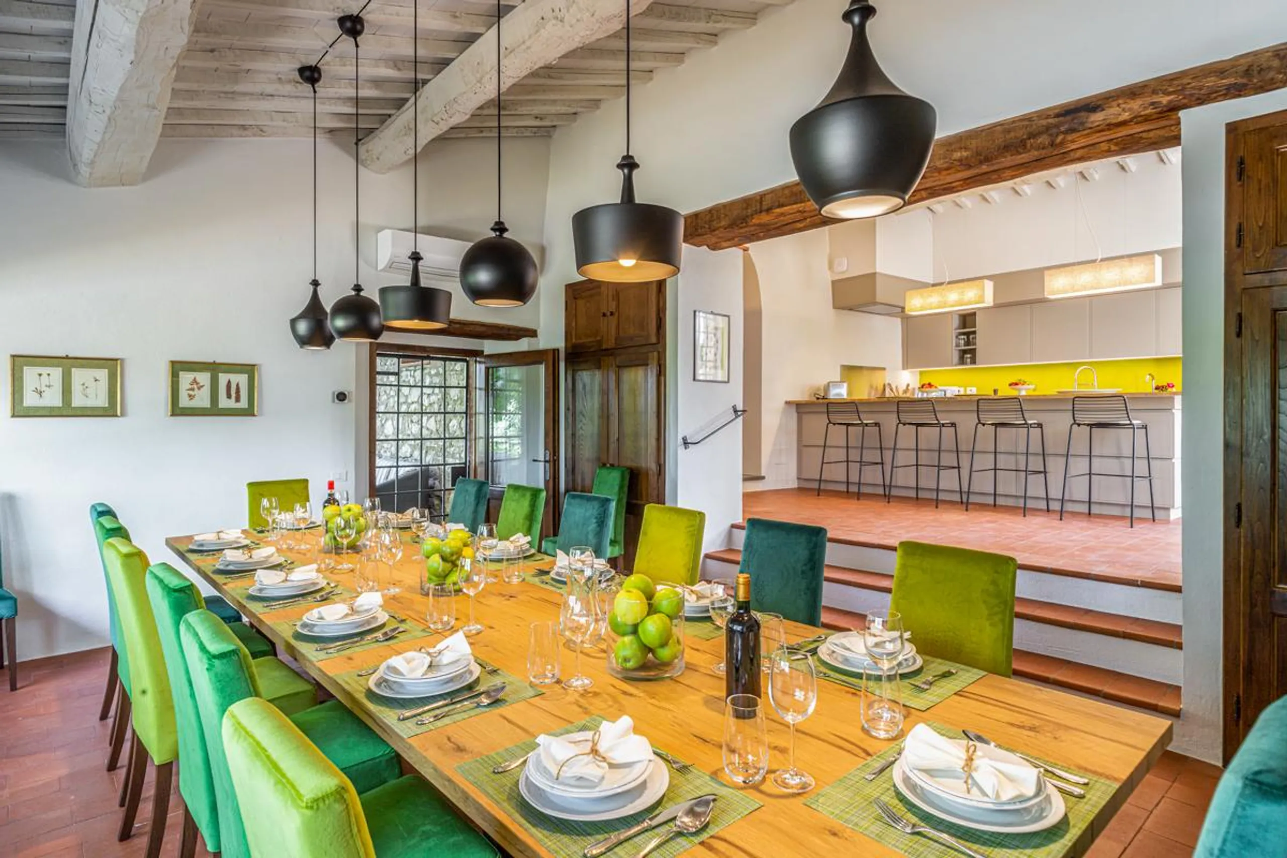 Glorious Tuscan Villa with Private Pool, Jacuzzi and Dining Terraces — photograph 7