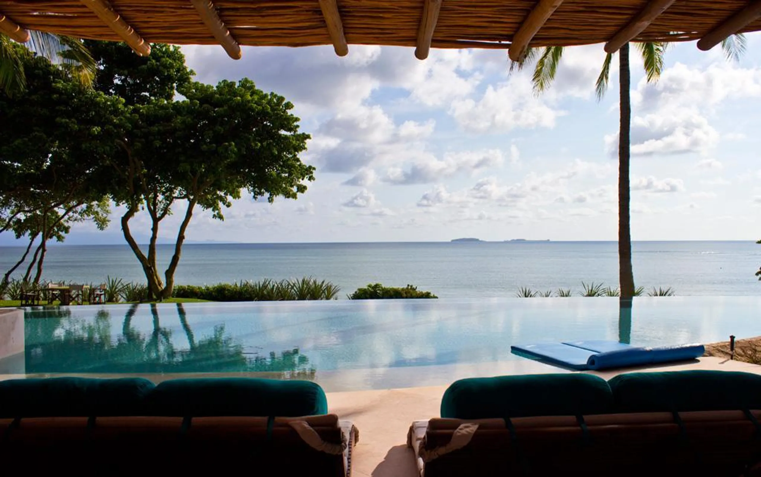 Rancho Estates Luxury Villa with Infinity Pool and Amazing Ocean Views — photograph 4