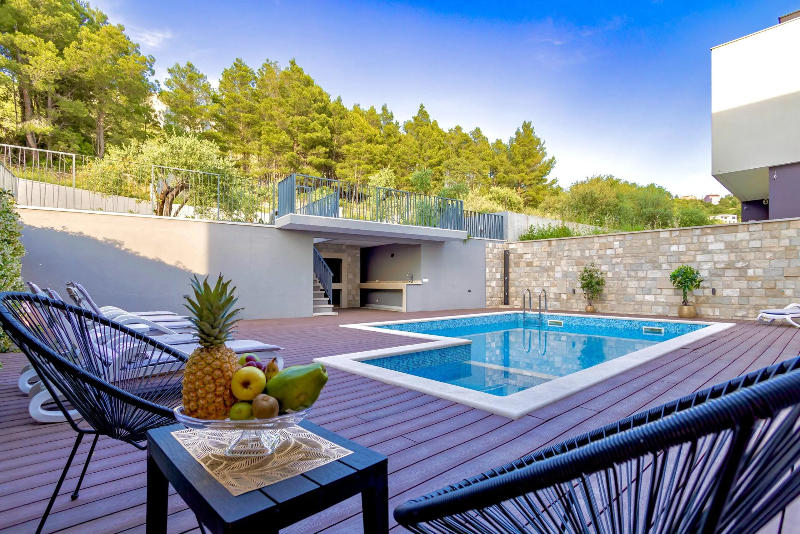 Magnificent Villa Haven with Pool, Jacuzzi in the Heart of Split — photograph 2