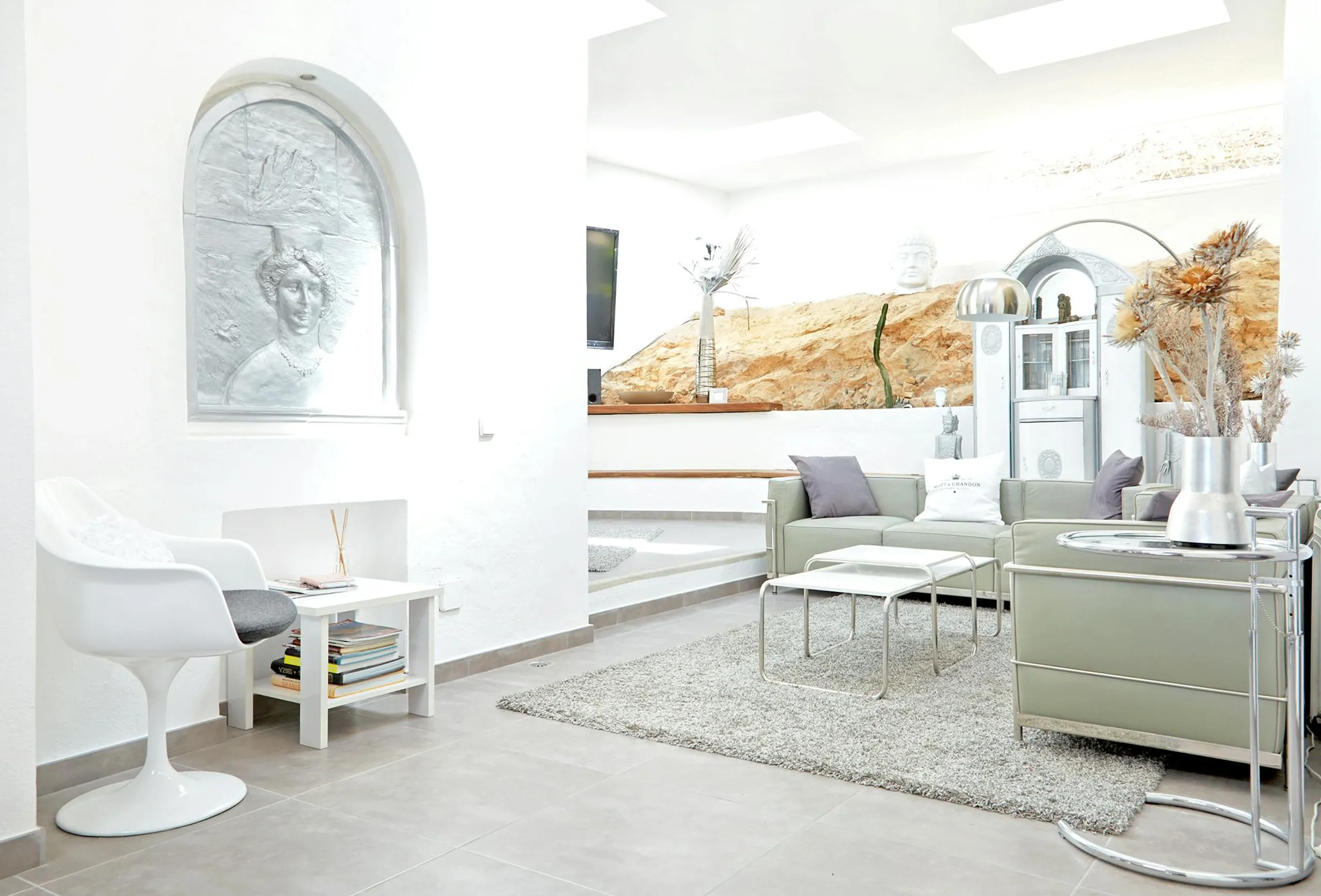 Breathtaking Ibiza Estate with Private Pool, Gazebo, and Sweeping Ocean Views — photograph 9