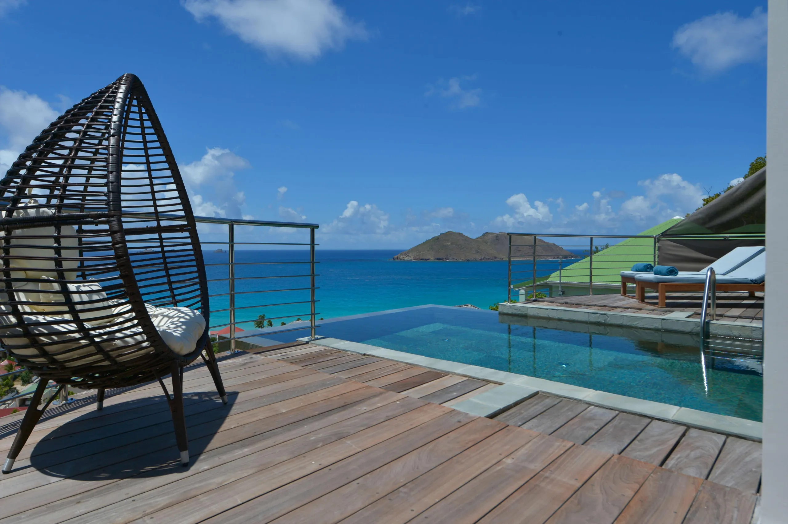 Elegant Contemporary Villa with Infinity Pool and Pristine Views of Flamands Beach — photograph 5