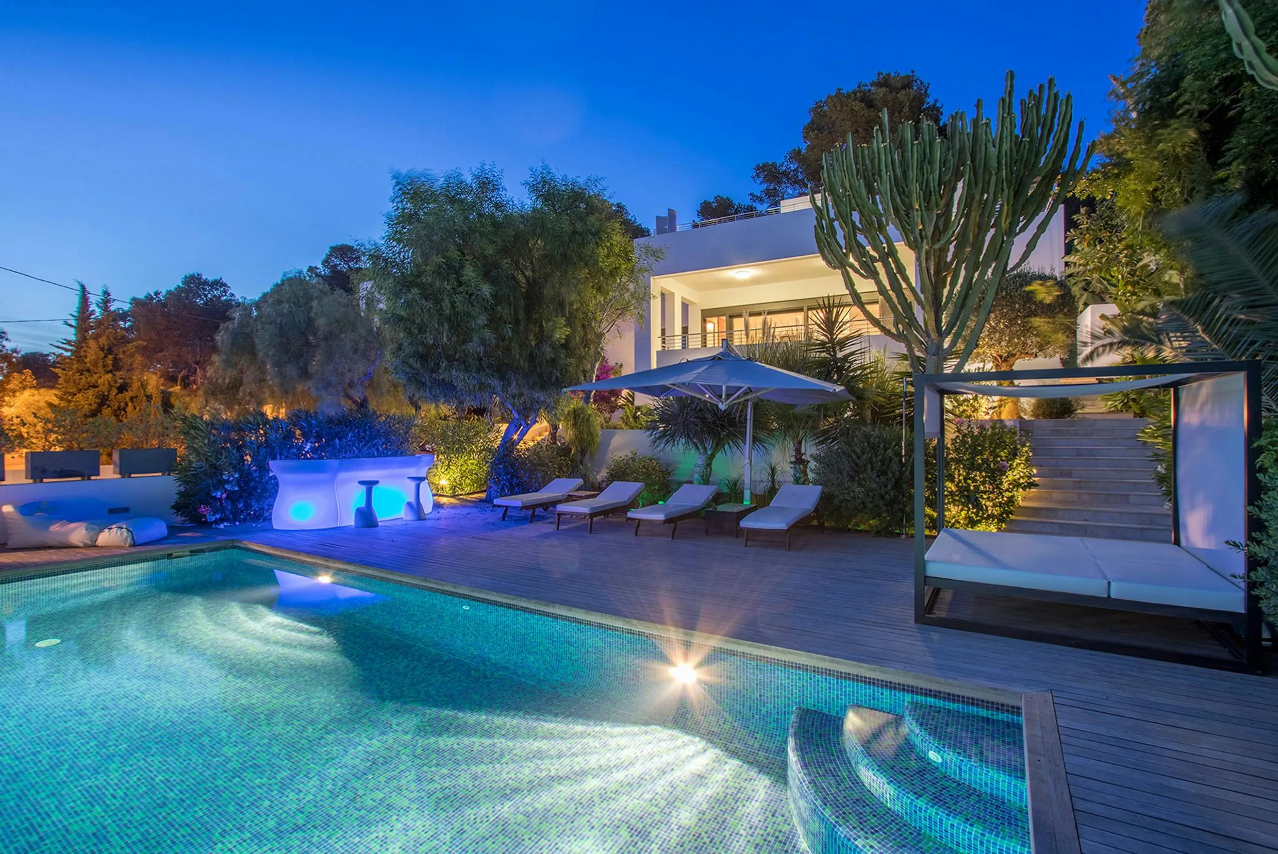 Contemporary Oceanside Villa in Ibiza with Private Pool and Sun Deck — photograph 6
