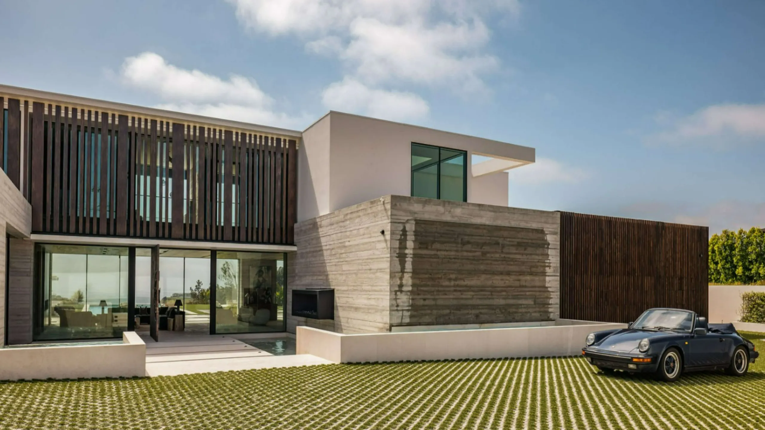 Iconic Point Dume Estate with Private Surf Access, 70-Foot Pool & Luxe Design — photograph 8
