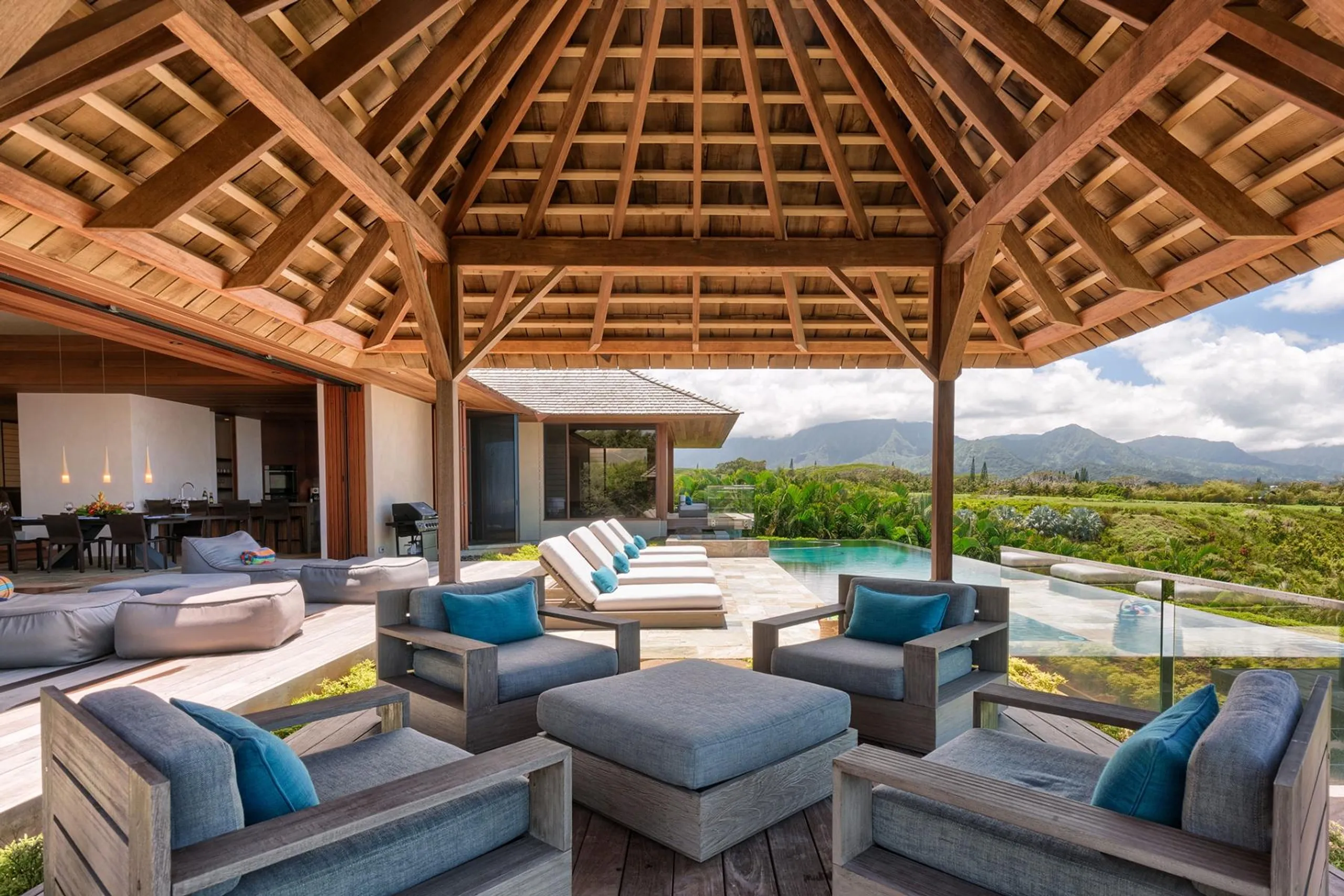 Azure Cliffs Sanctuary Estate with Ocean View Infinity Pool — photograph 10