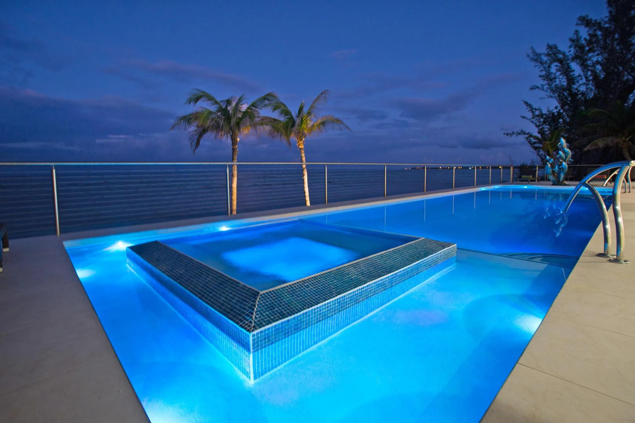 Elegant Twin Palms Beach Front Villa with Private Pool and Beach Access — photograph 8